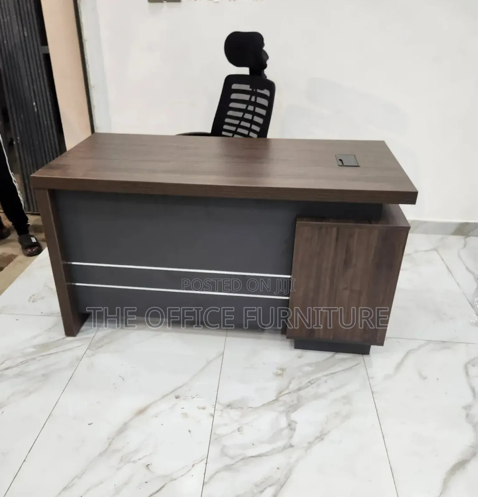 Executive Desk (140cm)