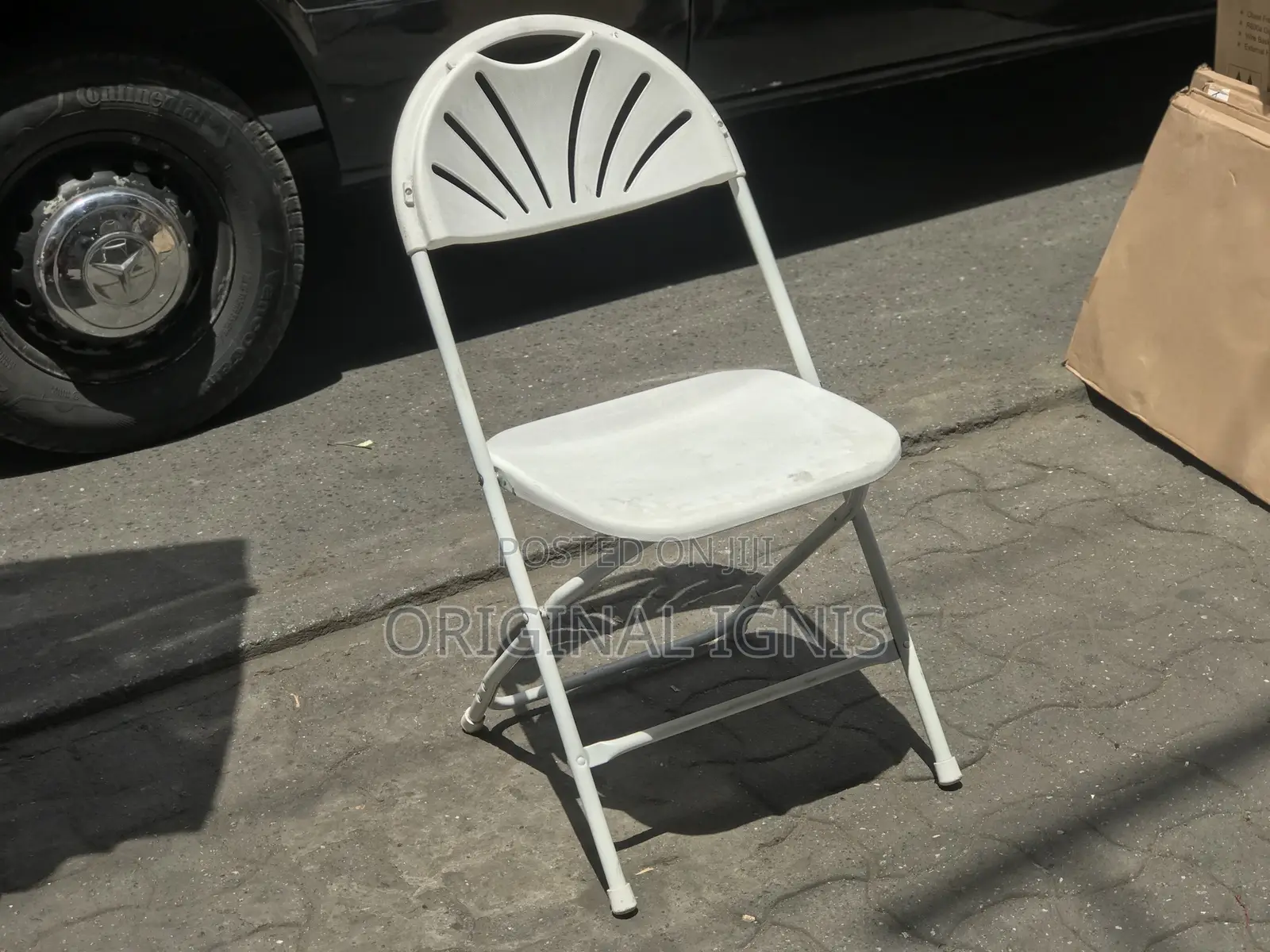 Foldable Chair( Fan Back )
