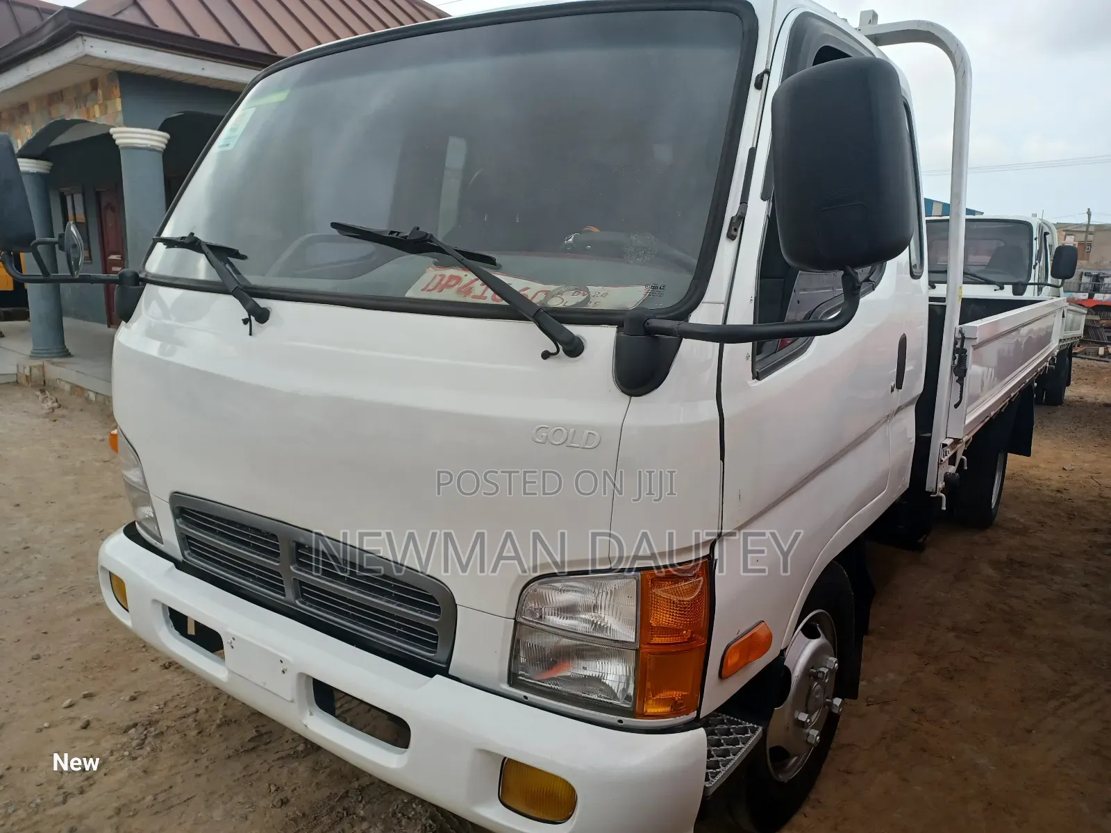 Hyundai Mighty White 2.5