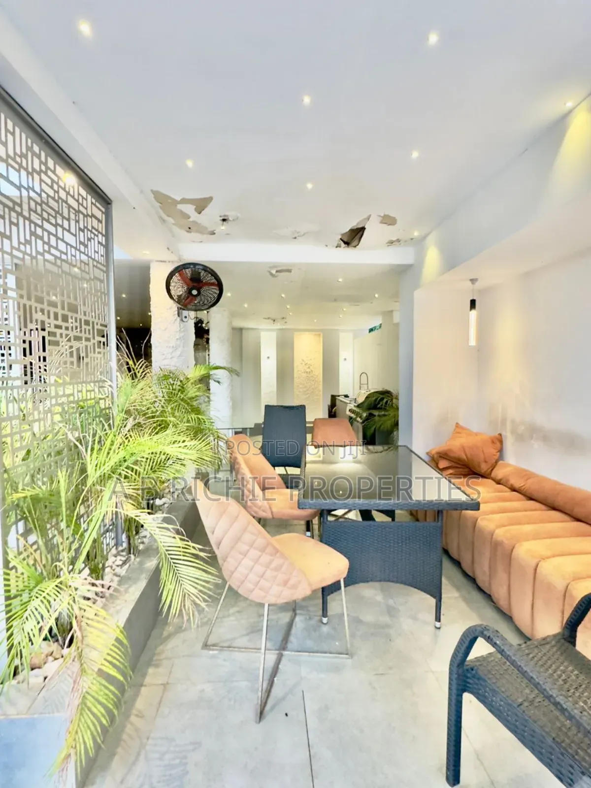 4bdrm Mansion in Ab Richie Properties, Cantonments for sale