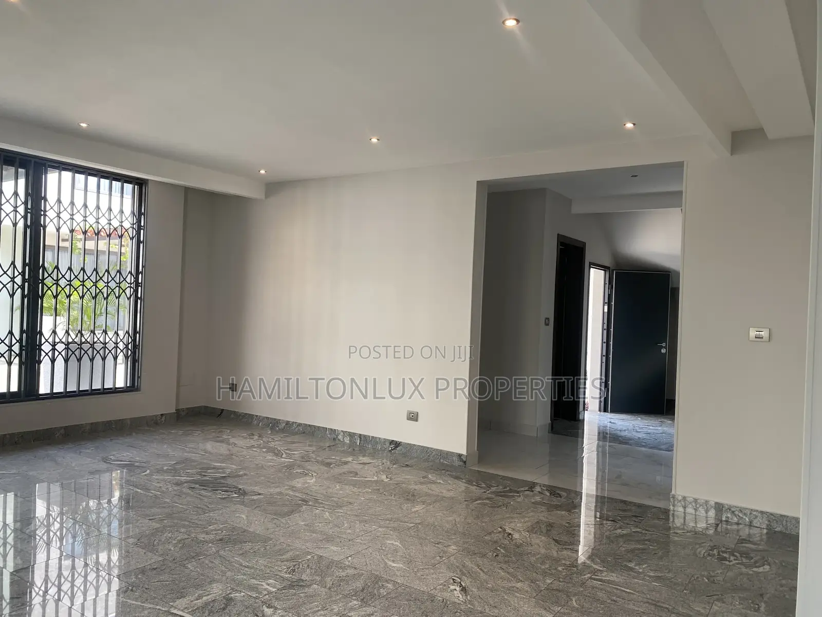 4bdrm Townhouse / Terrace in Airport for rent