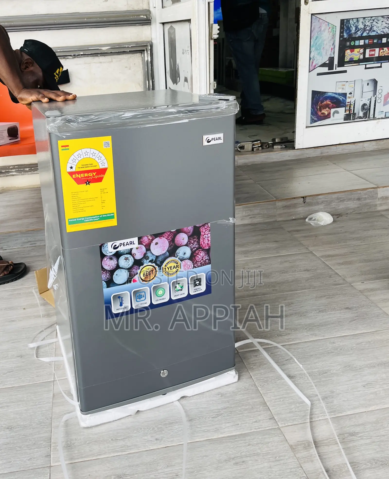 Beautiful Made Pearl Electric Table Top Fridge(Silver) 