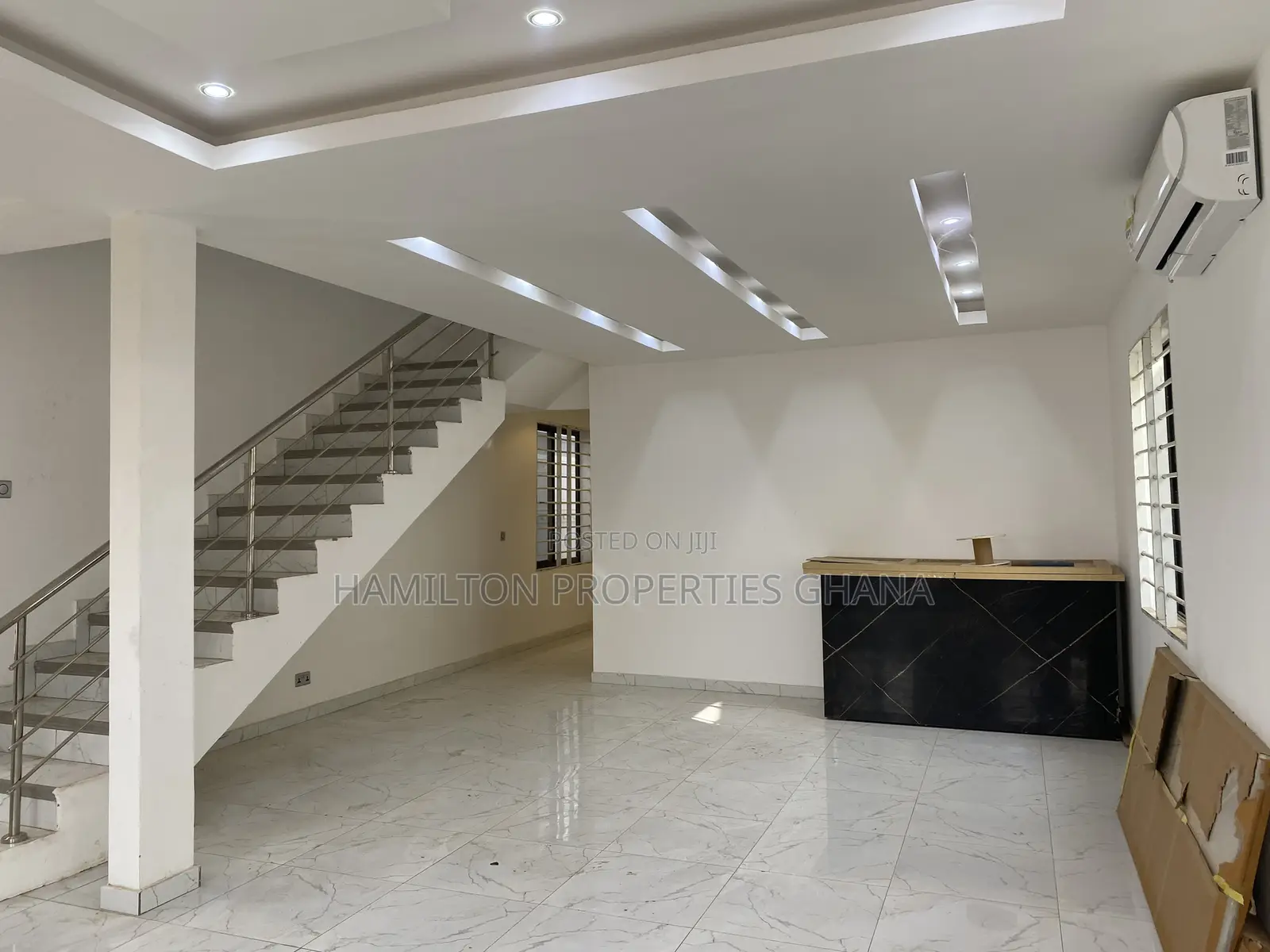 4bdrm Mansion in School Junction, Adjiriganor for sale