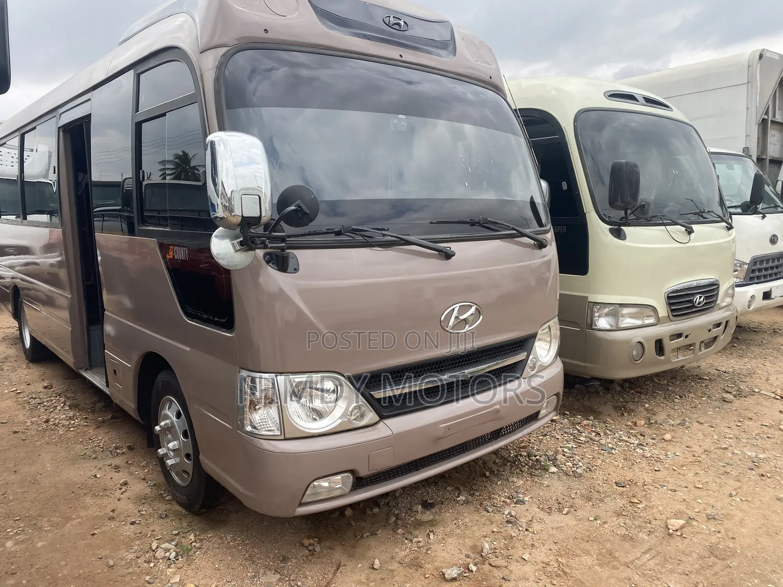Hyundai County 2014 Brown