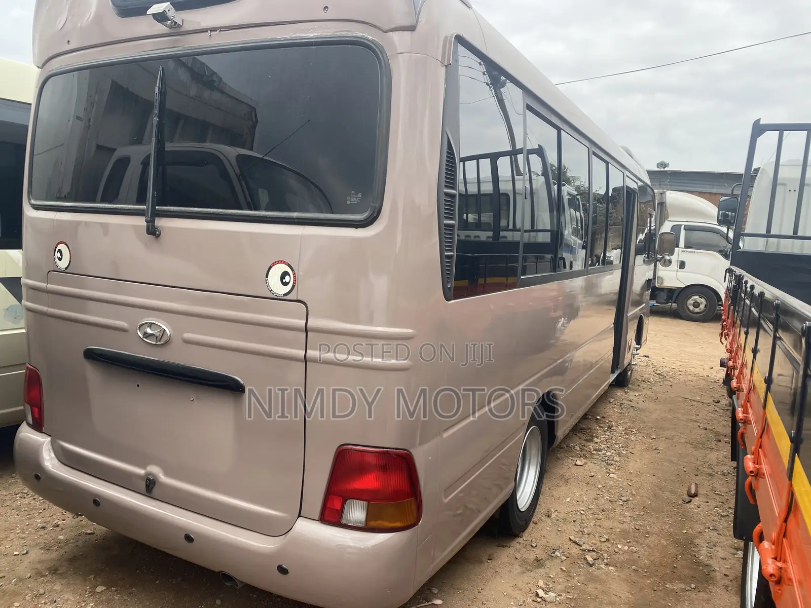 Hyundai County 2014 Brown