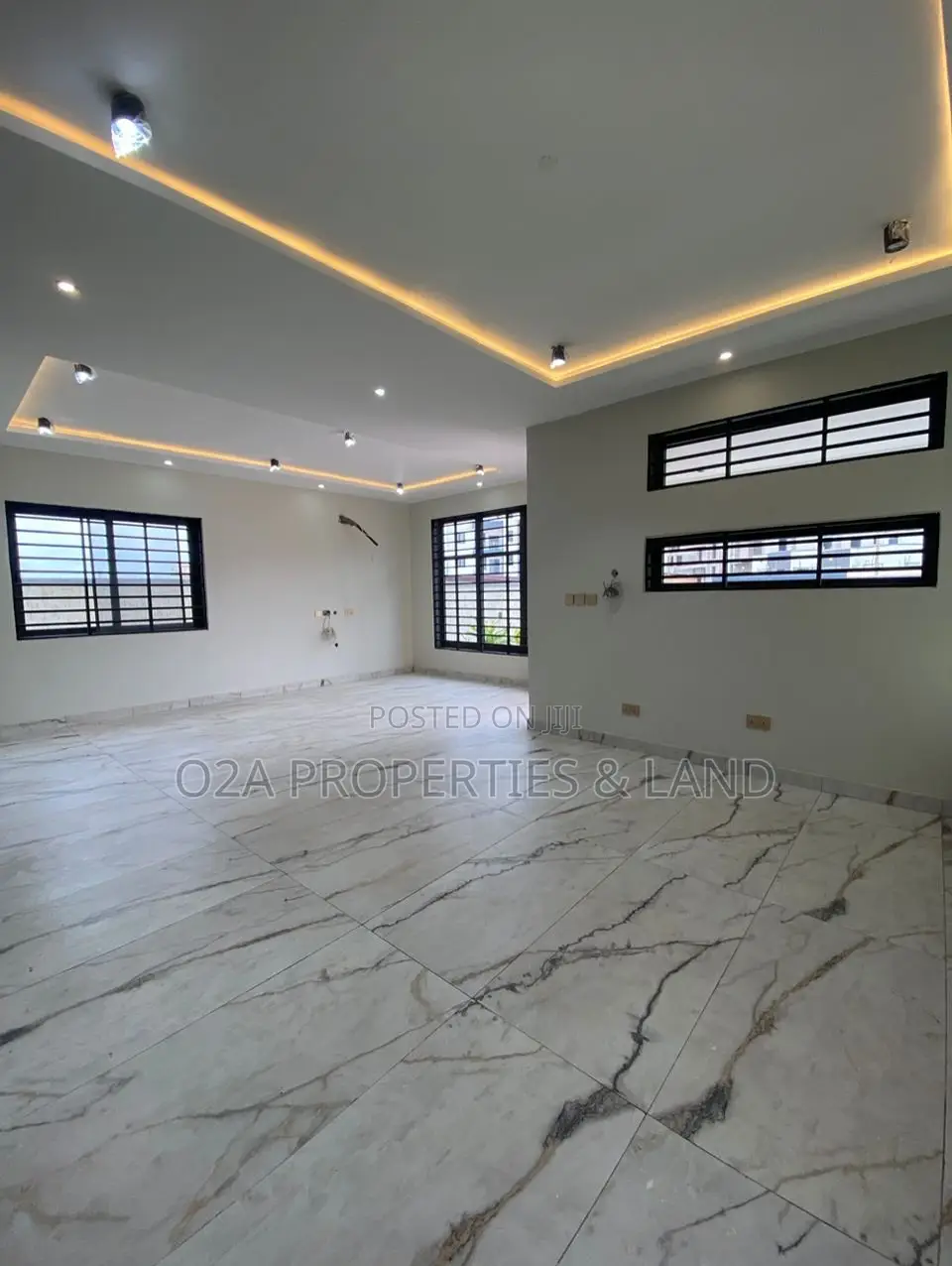 4bdrm House in Lakeside for sale