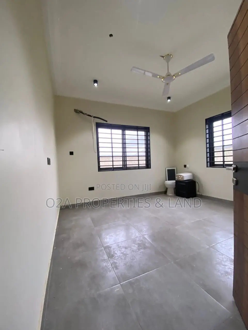 4bdrm House in Lakeside for sale
