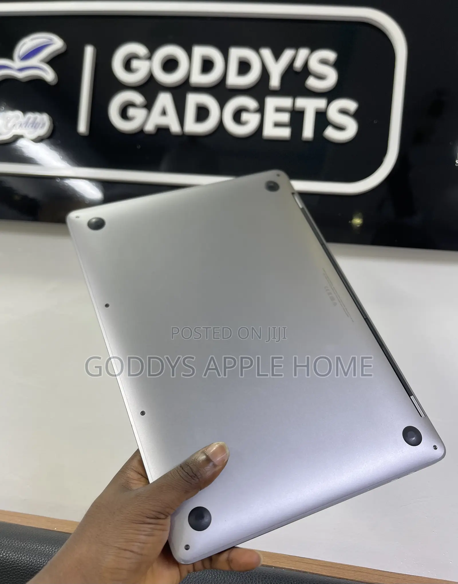 Laptop Apple MacBook Pro 2020 8GB Intel Core I5 SSD 256GB