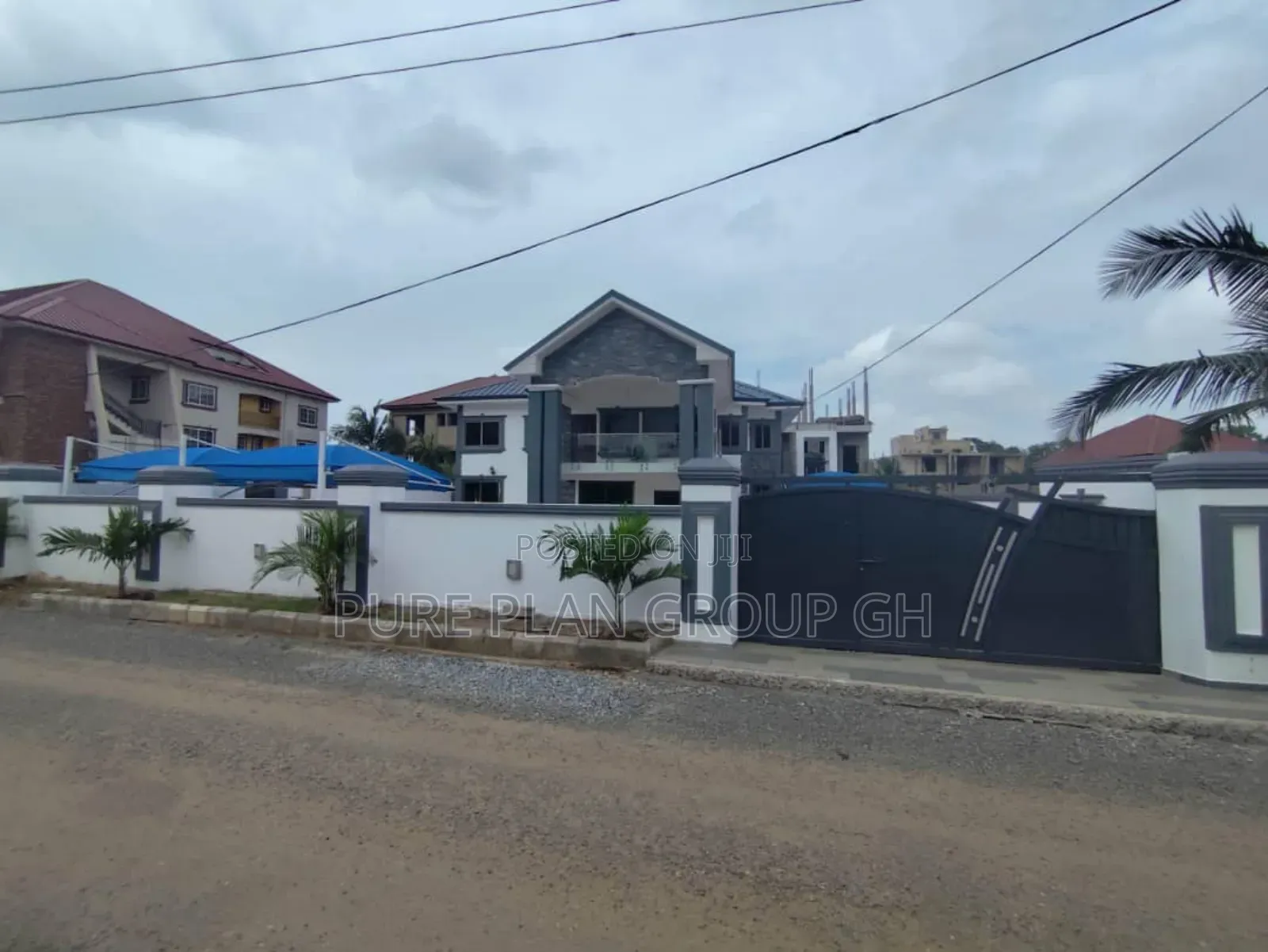 5bdrm House in East Legon Mall for rent