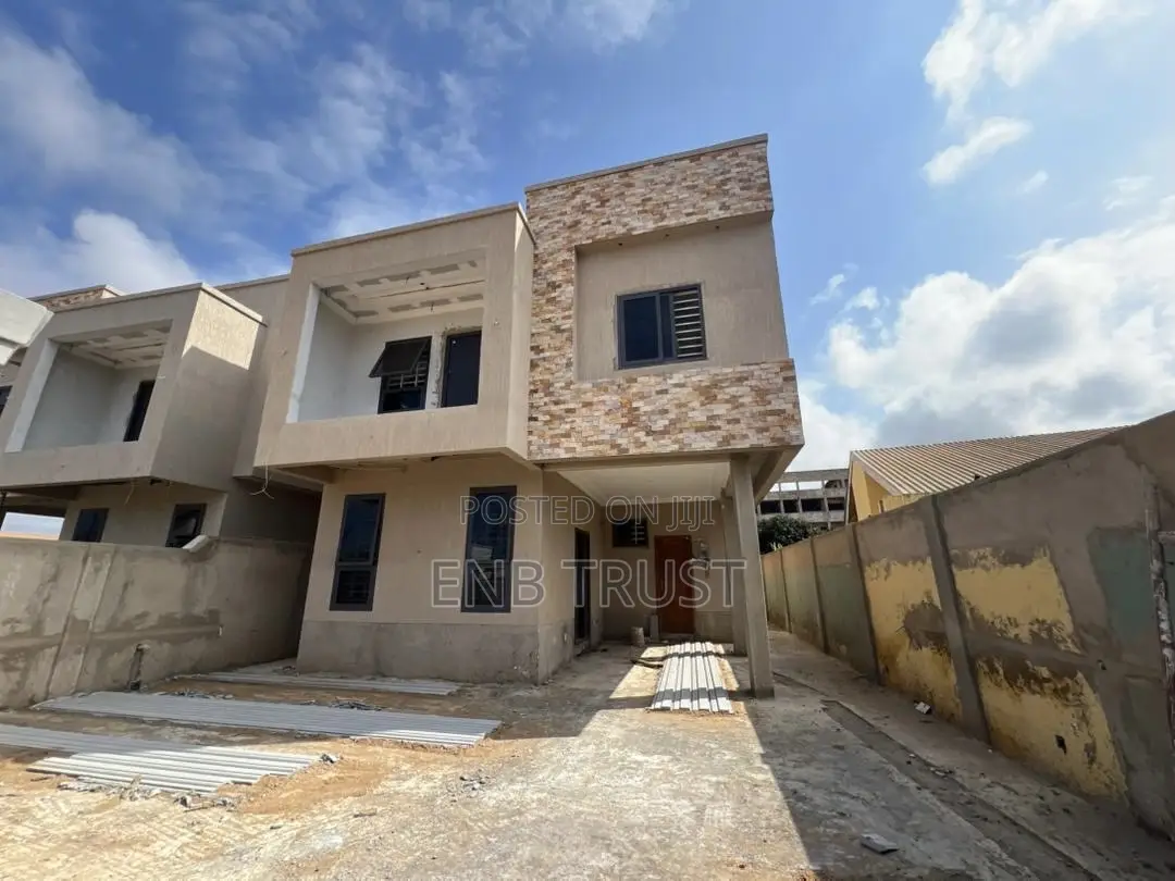 4bdrm House in Community 18 Spintex, Coca Cola for sale
