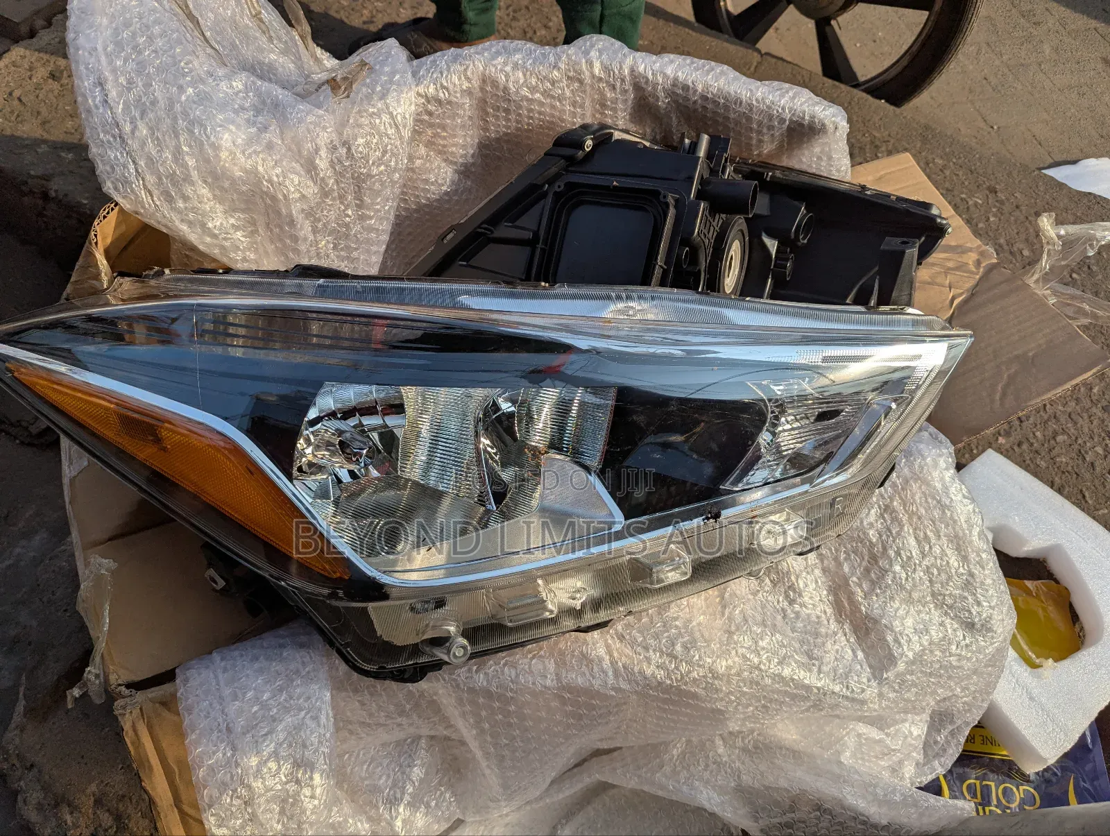 Nissan Kicks,2016,2017 Headlight/Light