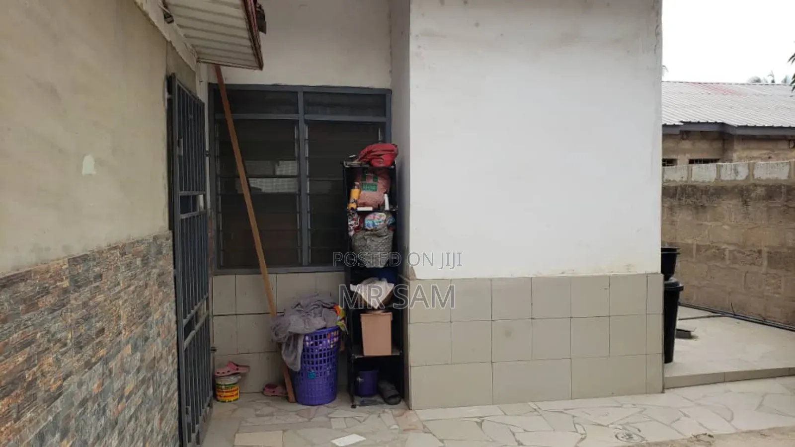 3bdrm House in Kasoa Cp Down for sale