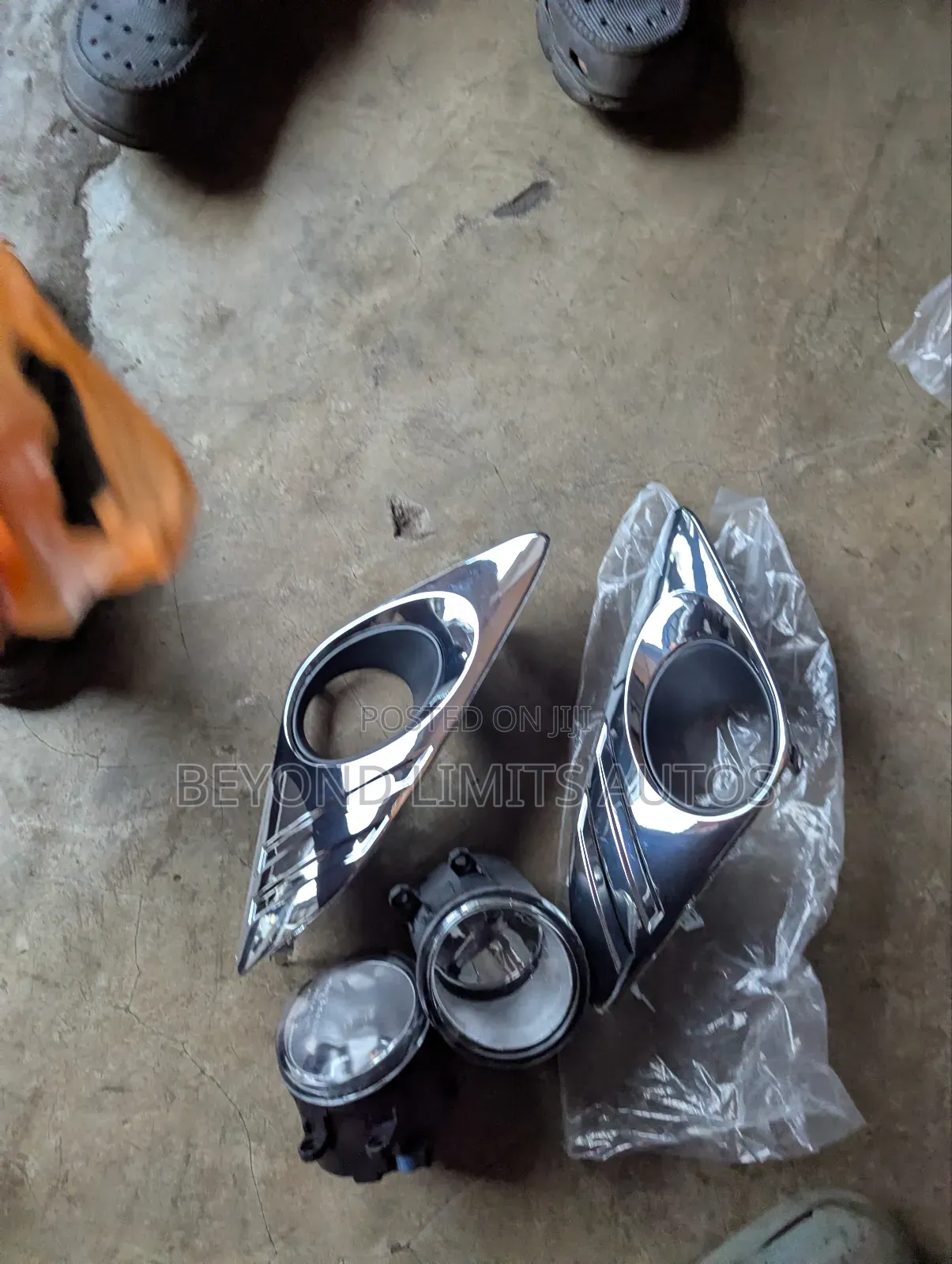 Toyota Camry Spider Le 2012,2013,2014 Fog Light and Cover