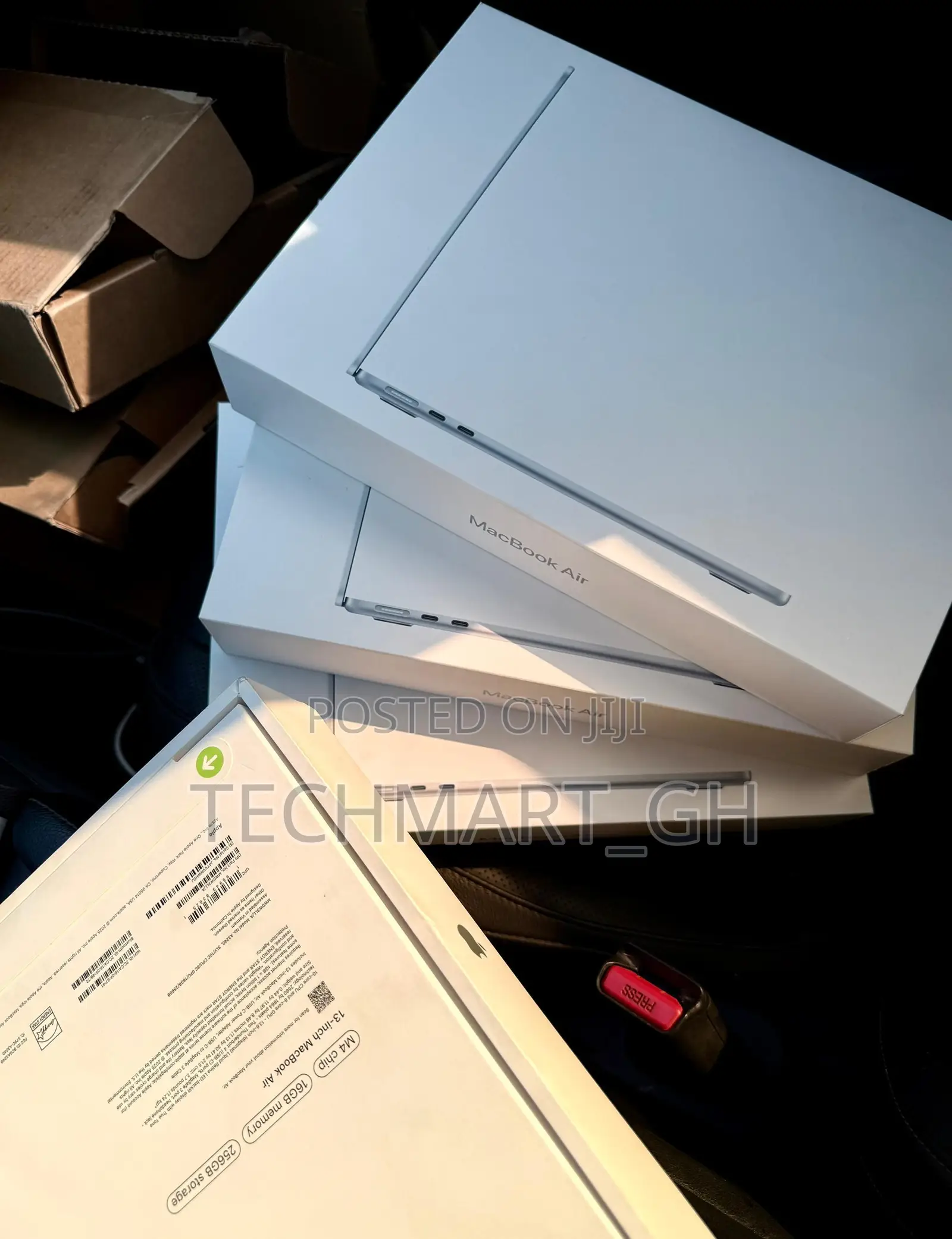 New Laptop Apple MacBook Air 2025 M4 16GB Apple M4 SSD 256GB