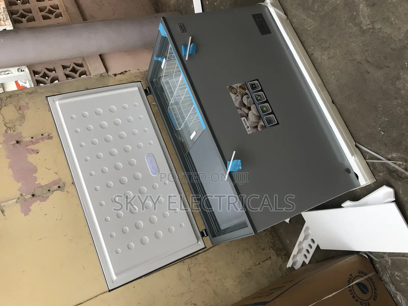 PCF 460 Pearl 380liters Single Door Chest Freezer