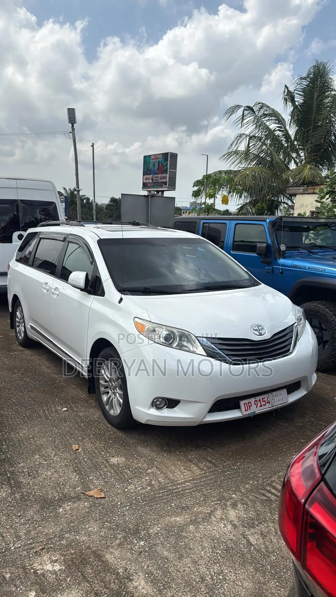Toyota Sienna XLE 8-Passenger 4dr Minivan (3.5L 6cyl 6A) 2014 White