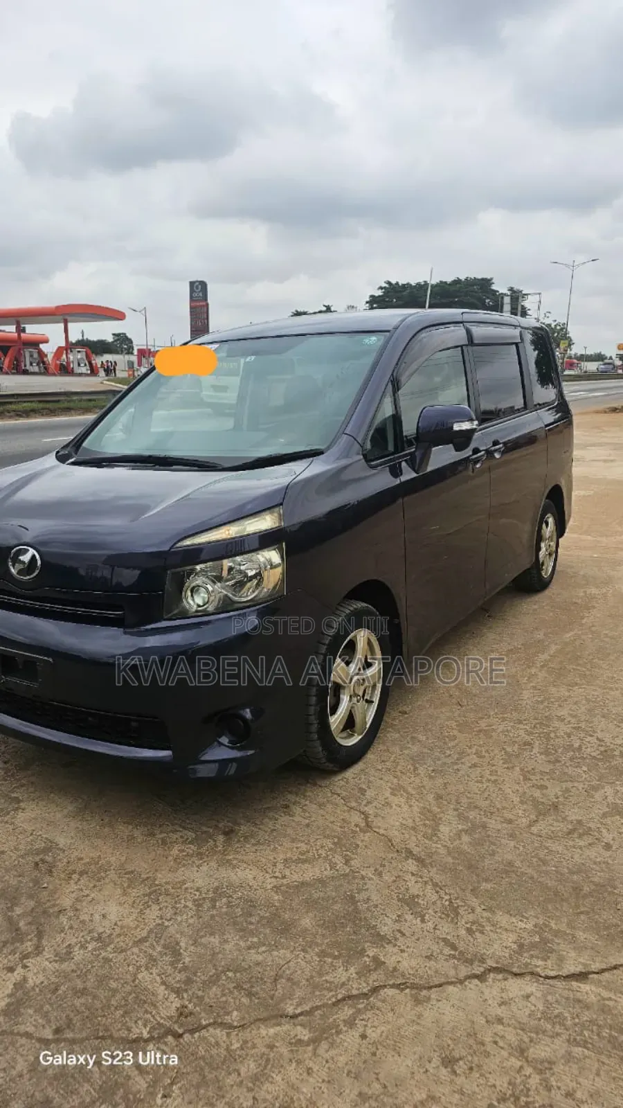Toyota Voxy 2013 Black