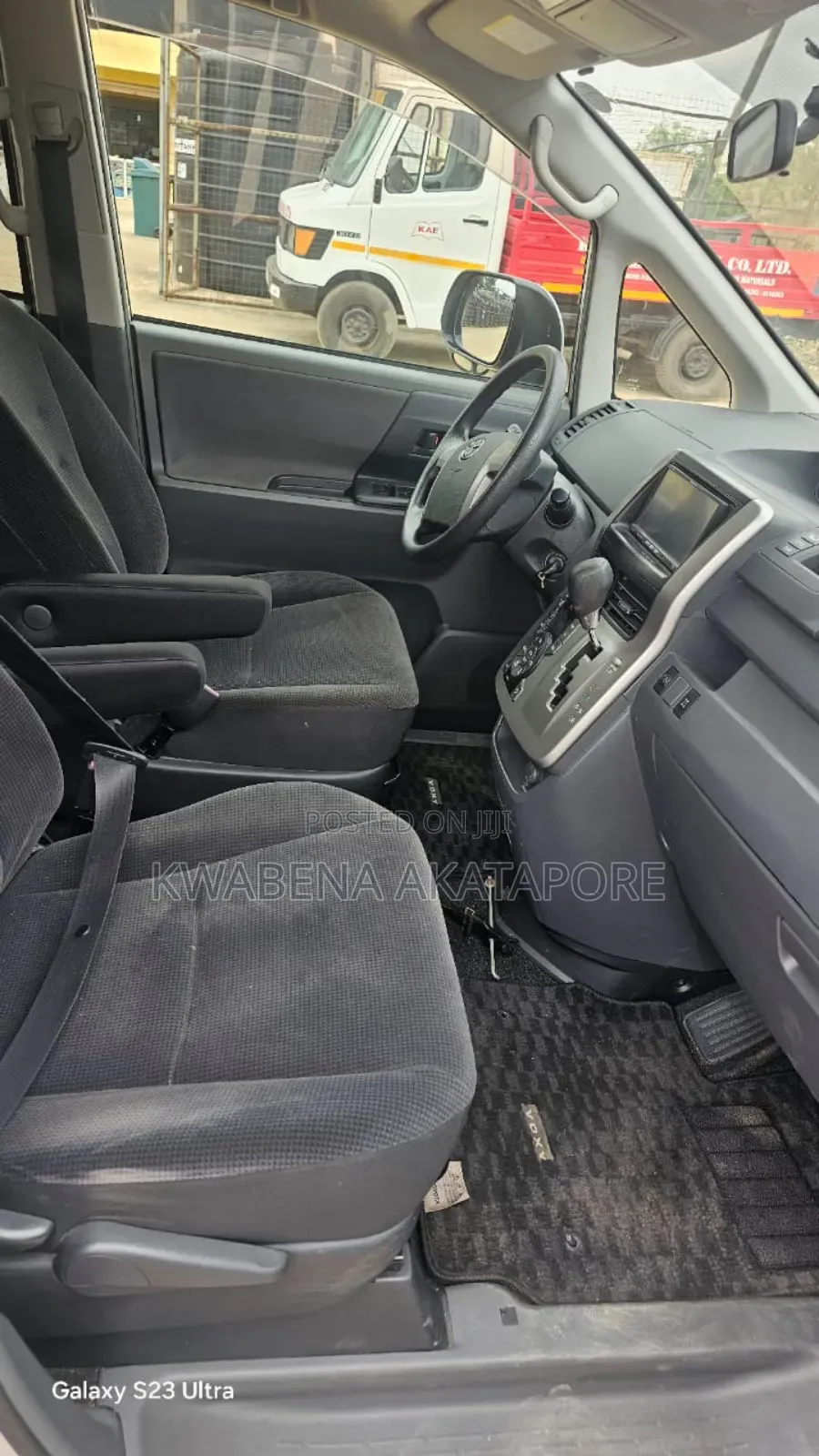 Toyota Voxy 2013 Black