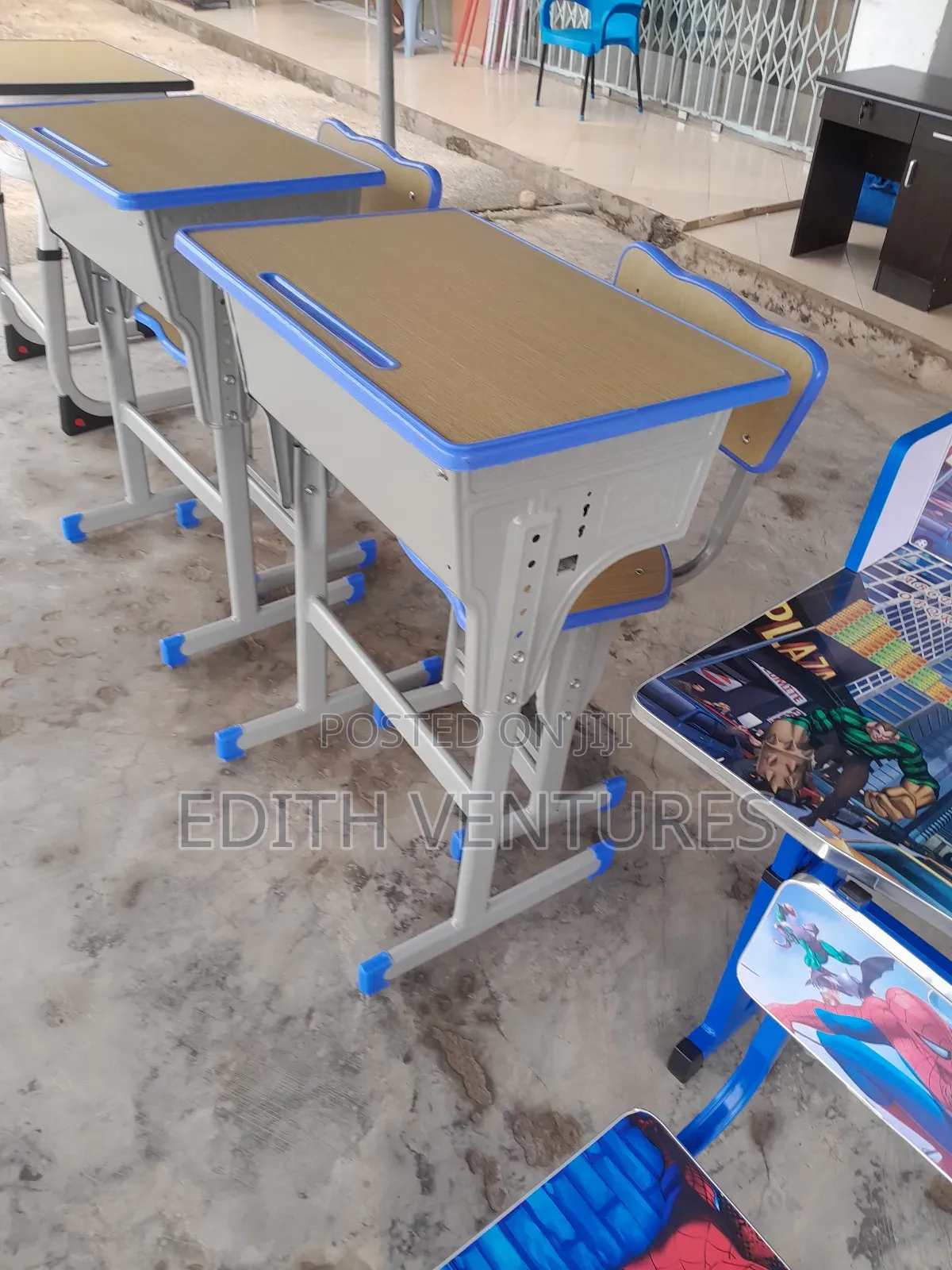 Sec School Desk