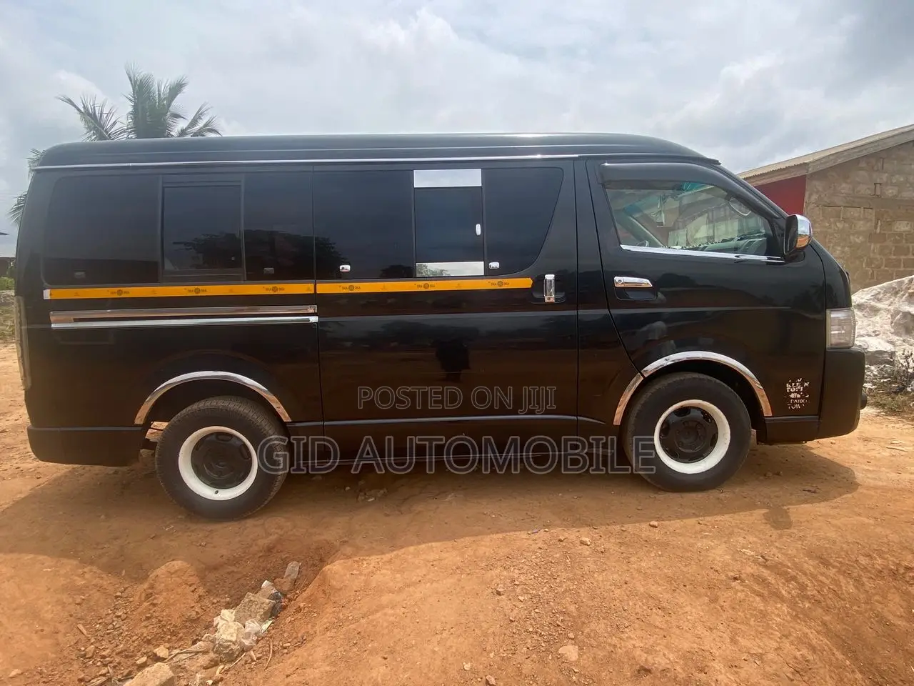 Toyota HiAce 2012 Black
