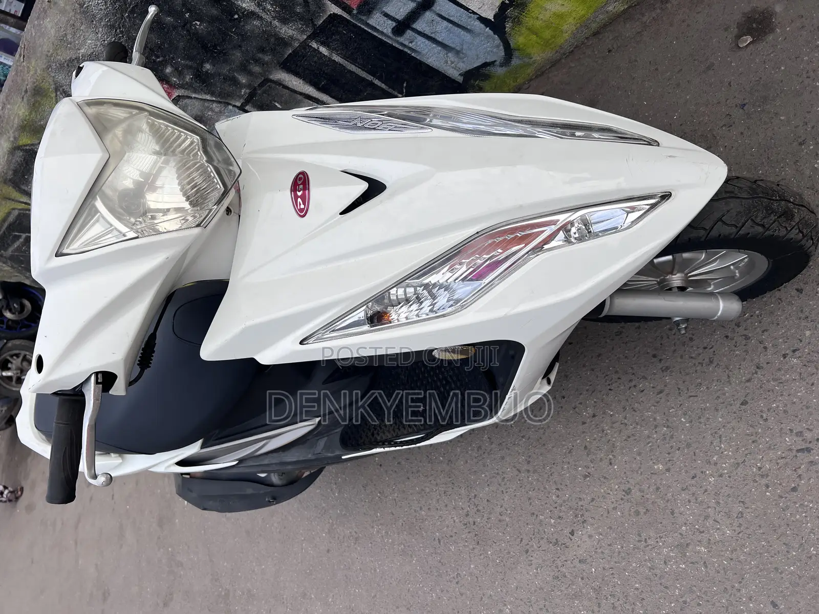 Piaggio Scooter 2025 White