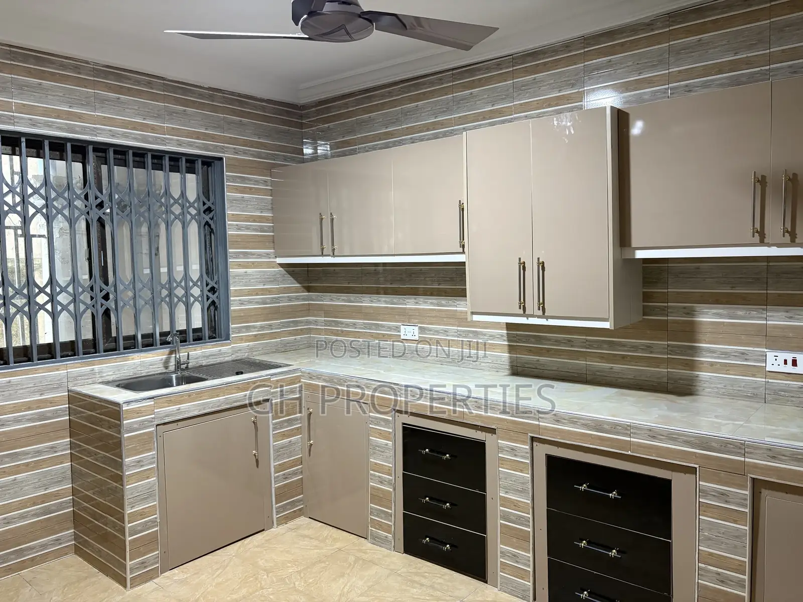2bdrm Apartment in Daban New Site., Kumasi Metropolitan for rent