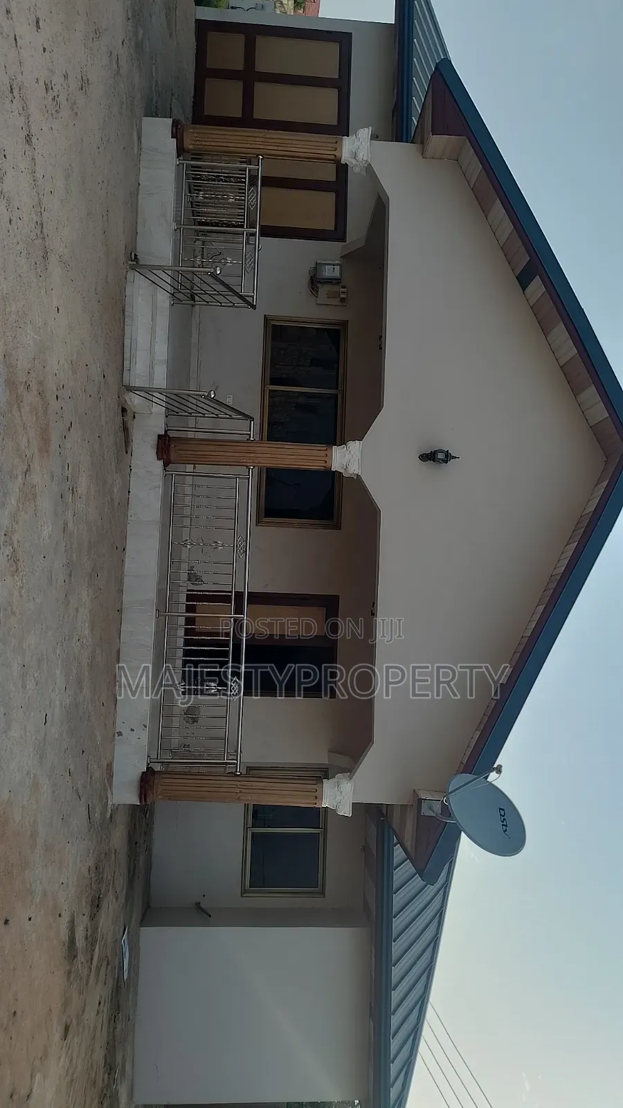 3bdrm House in Ashaley Botwe, School Junction for rent