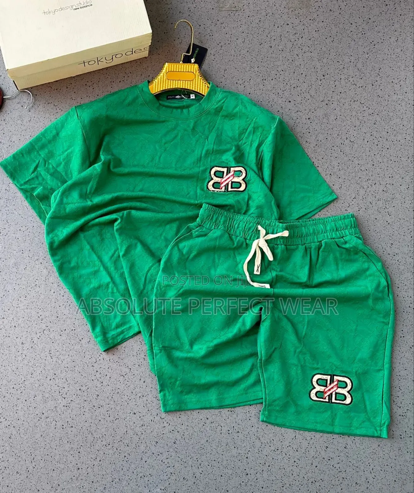 Classy and Gorgeous Looking Short Kaftan for Men