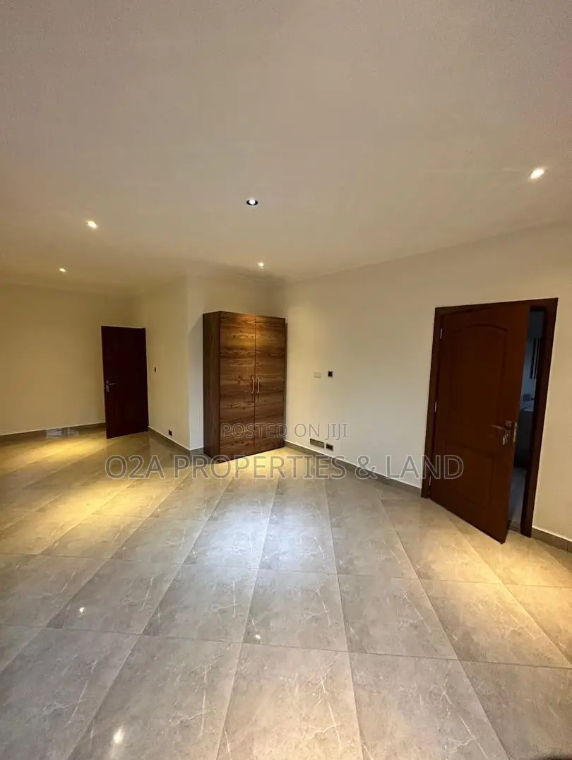 5bdrm Townhouse / Terrace in East Legon, Bawaleshie for rent