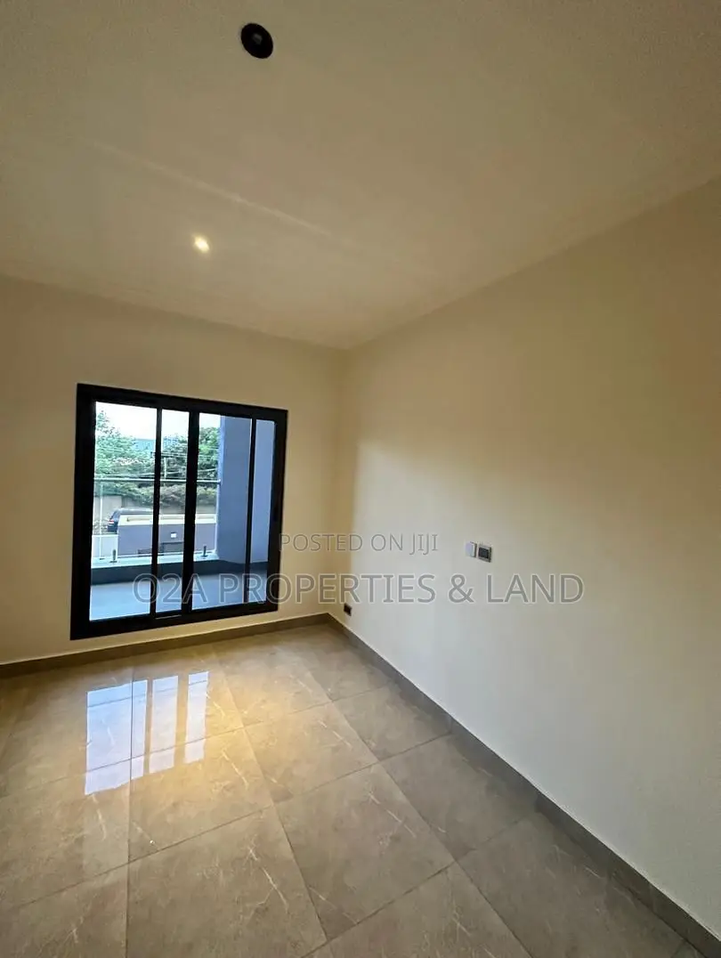 5bdrm Townhouse / Terrace in East Legon, Bawaleshie for rent