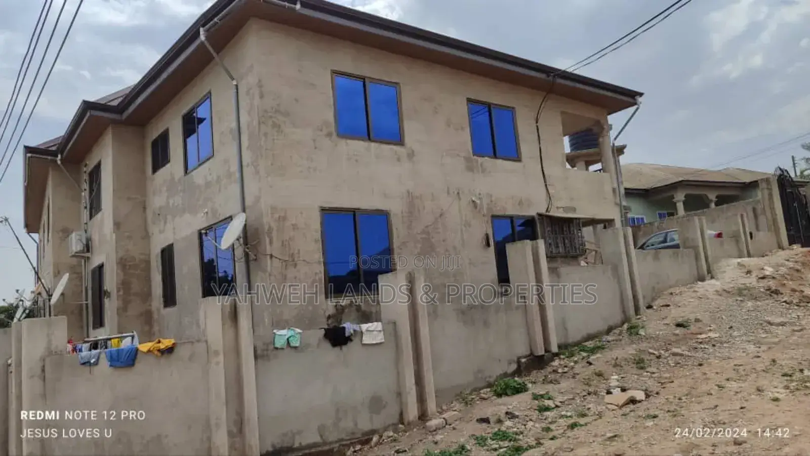 9bdrm House in Kumasi Metropolitan for sale