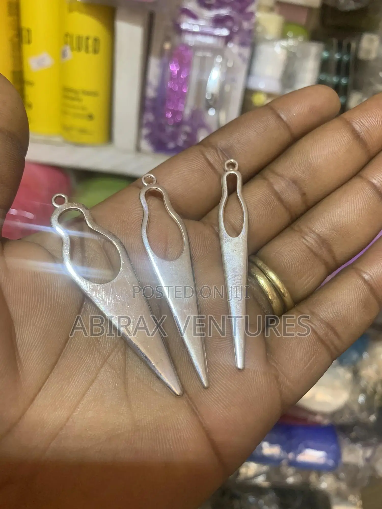 Interlocking Set For Larges Locs