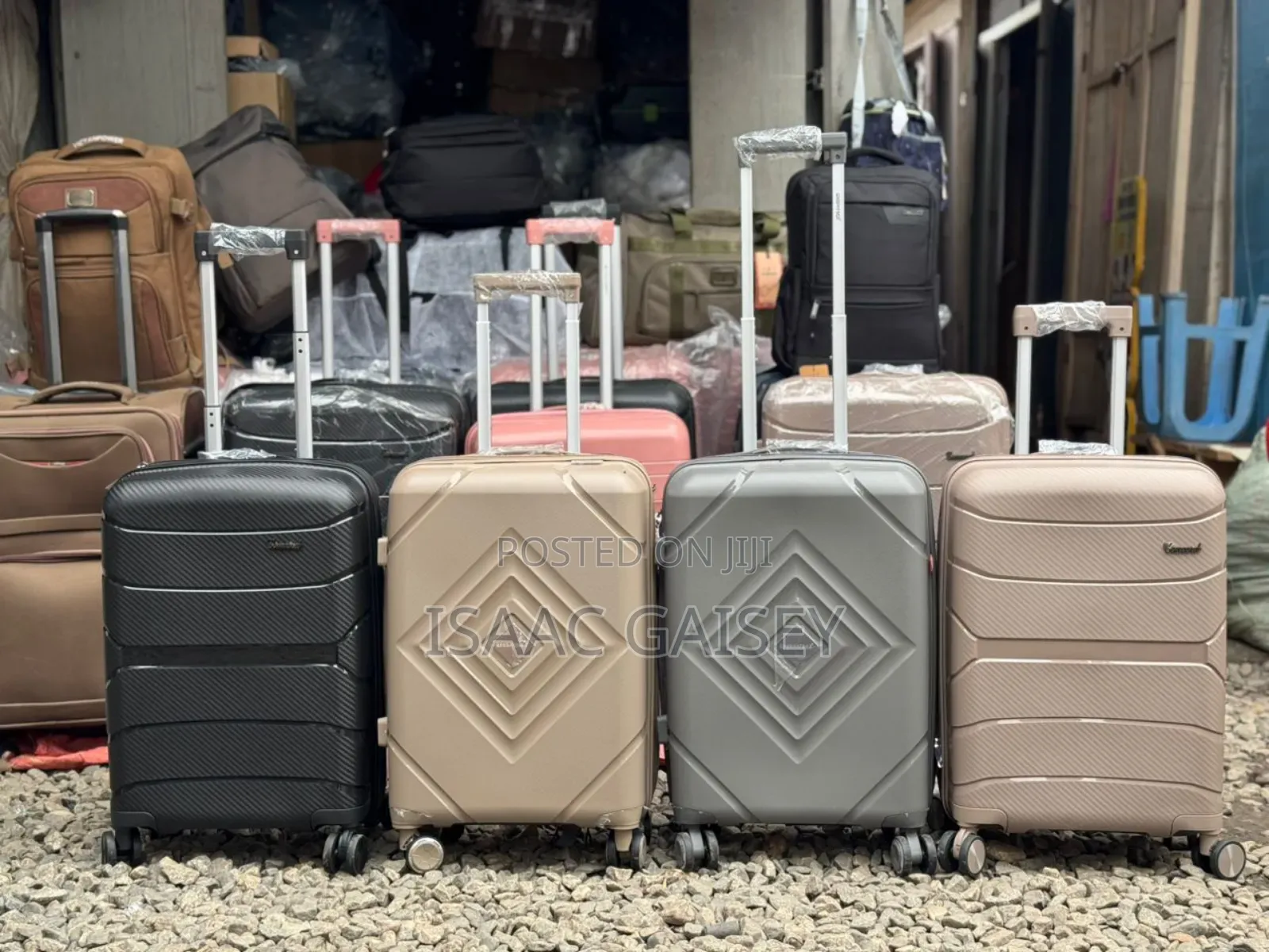 20" Anticrake Luggages In Different Colors And Designs