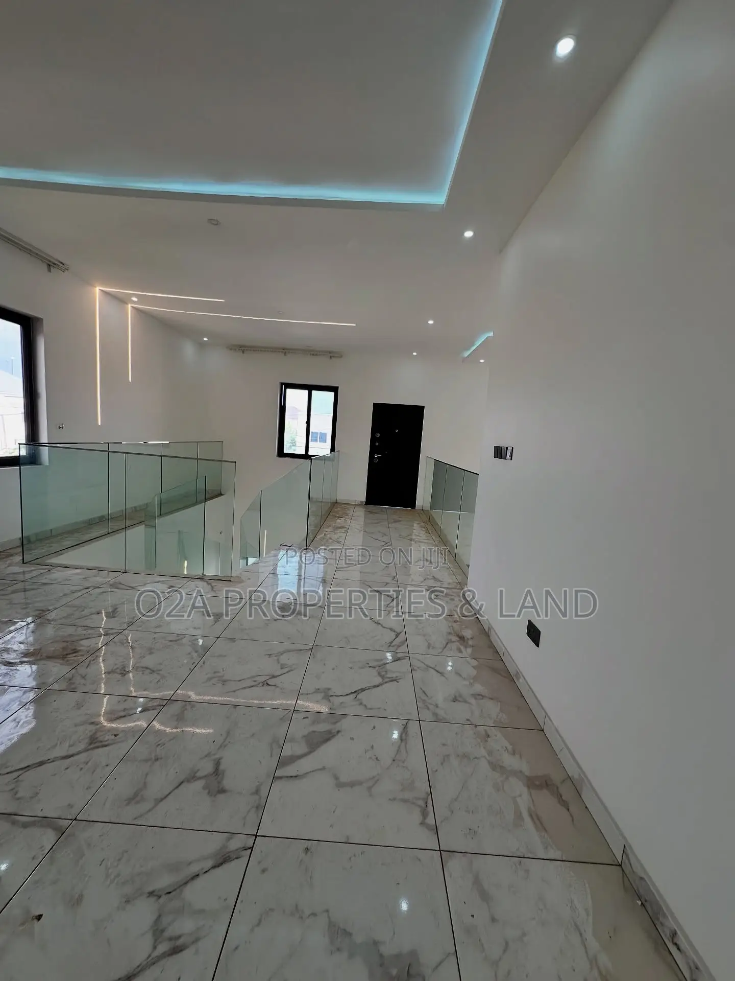 5bdrm House in Ashley Botwe, Lake Side Estate for rent