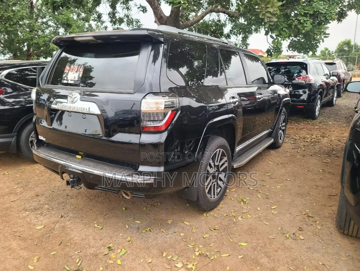 Toyota 4-Runner Limited 4WD 2024 Black