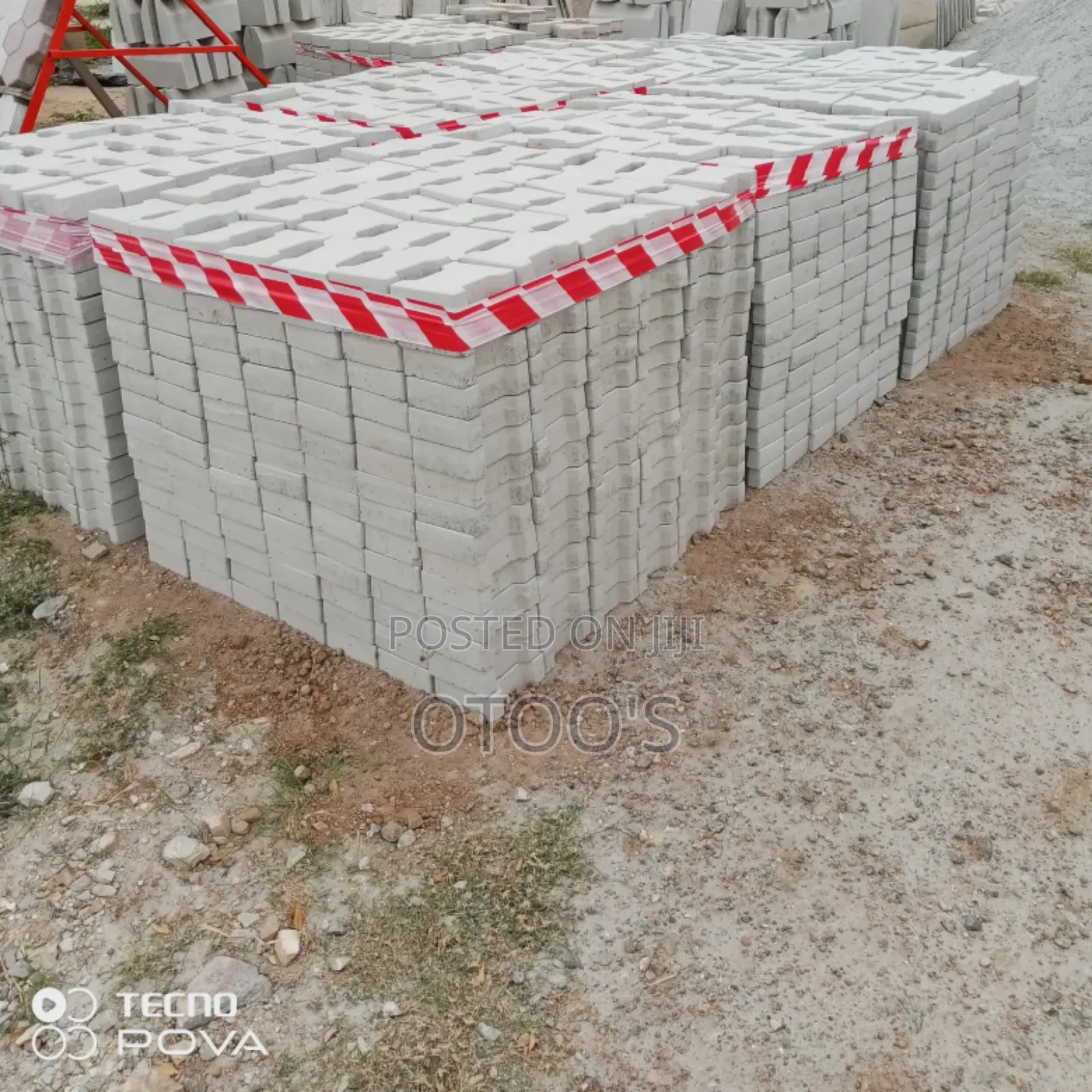 (I ) Shape Interlocking Pavers 60mm. Get 5-7%Discount