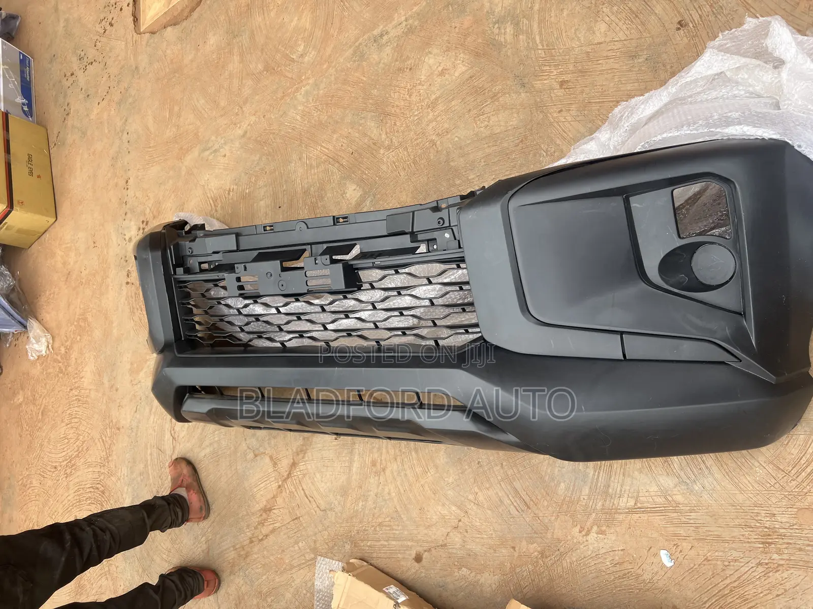 L200 2020 Bumper (W/O Shinning Holes )