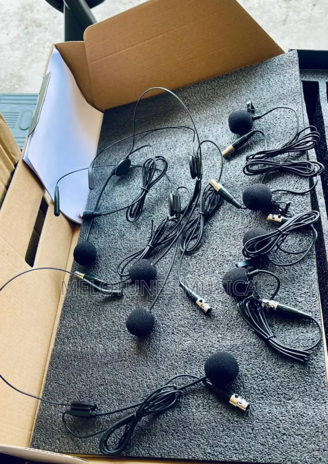 Shure Am-401 4in1 Head and Lapel Microphone