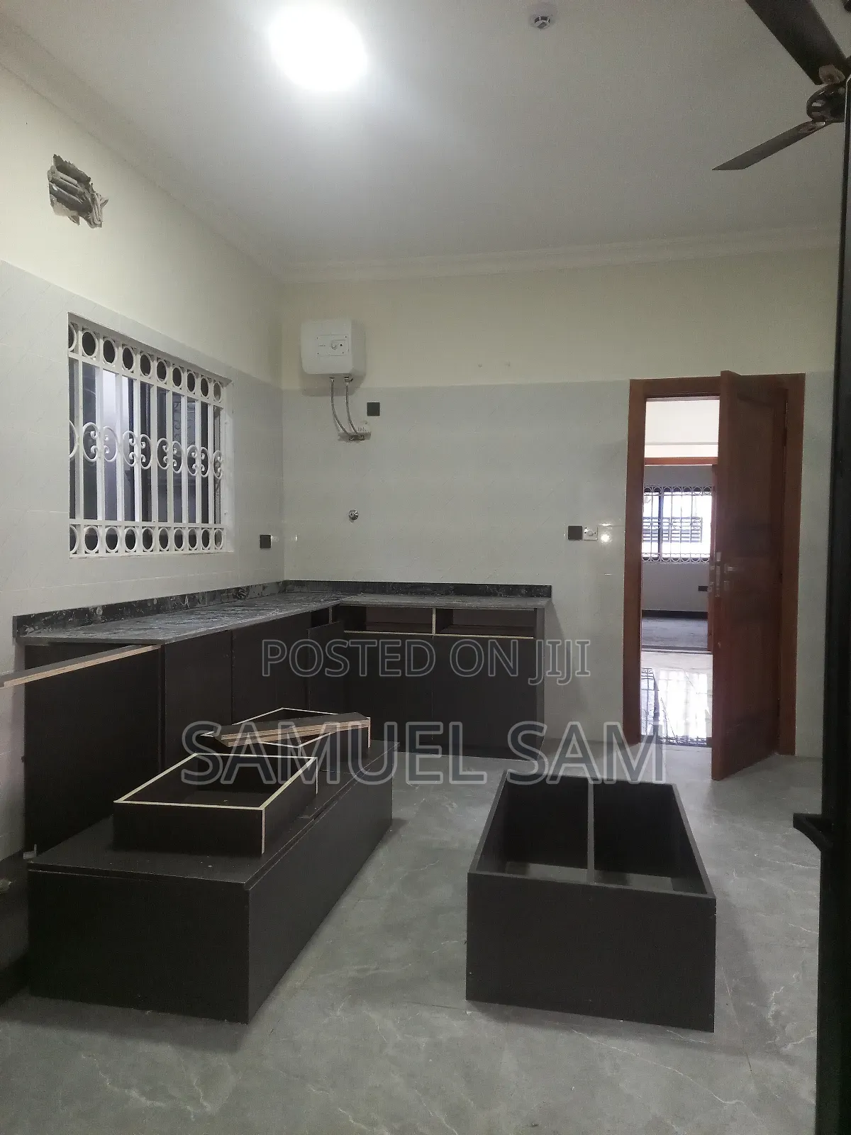 3bdrm House in Com.10, Tema Metropolitan for rent
