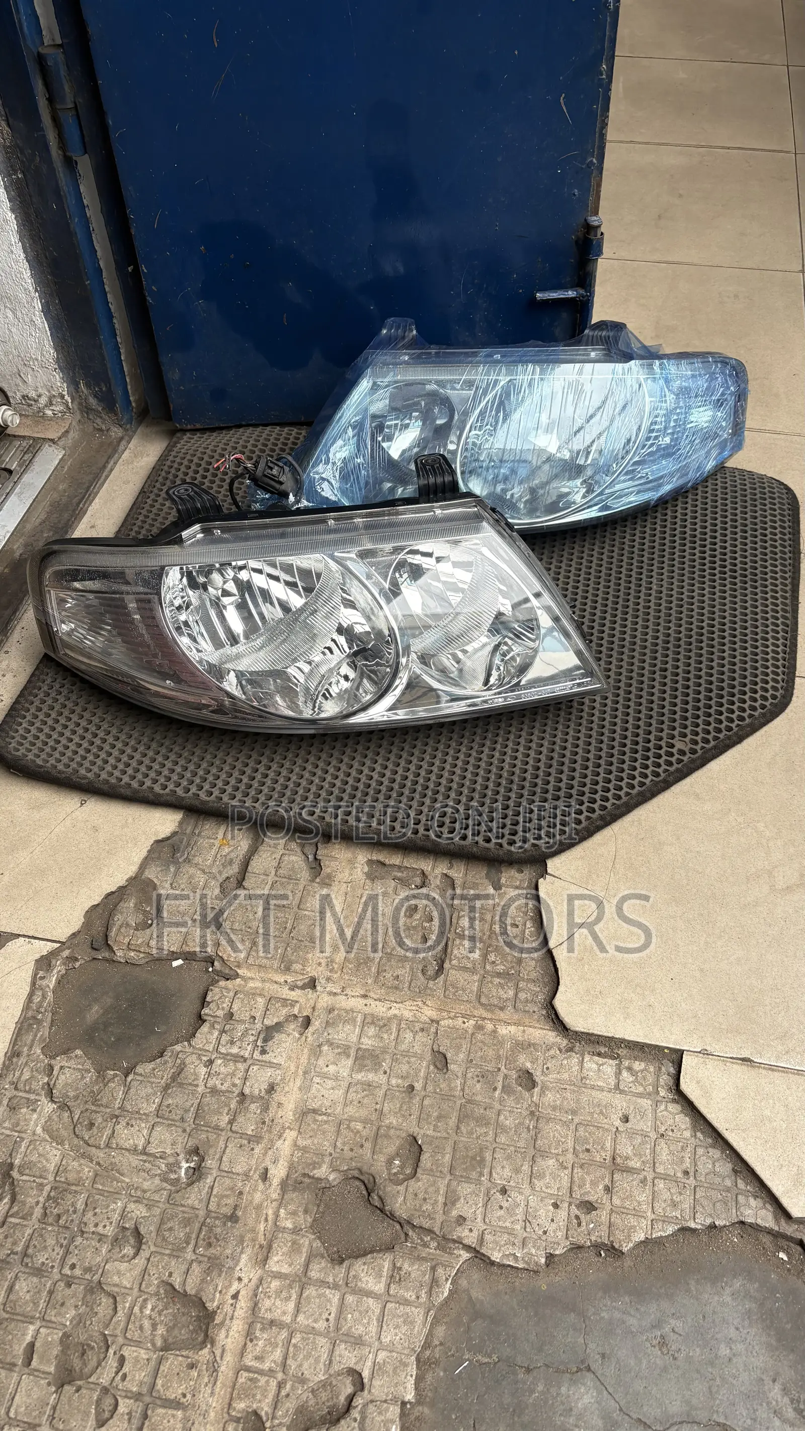 Nissan Sunny Headlight 2004,2005,2006,2007,2008,2009,2010,