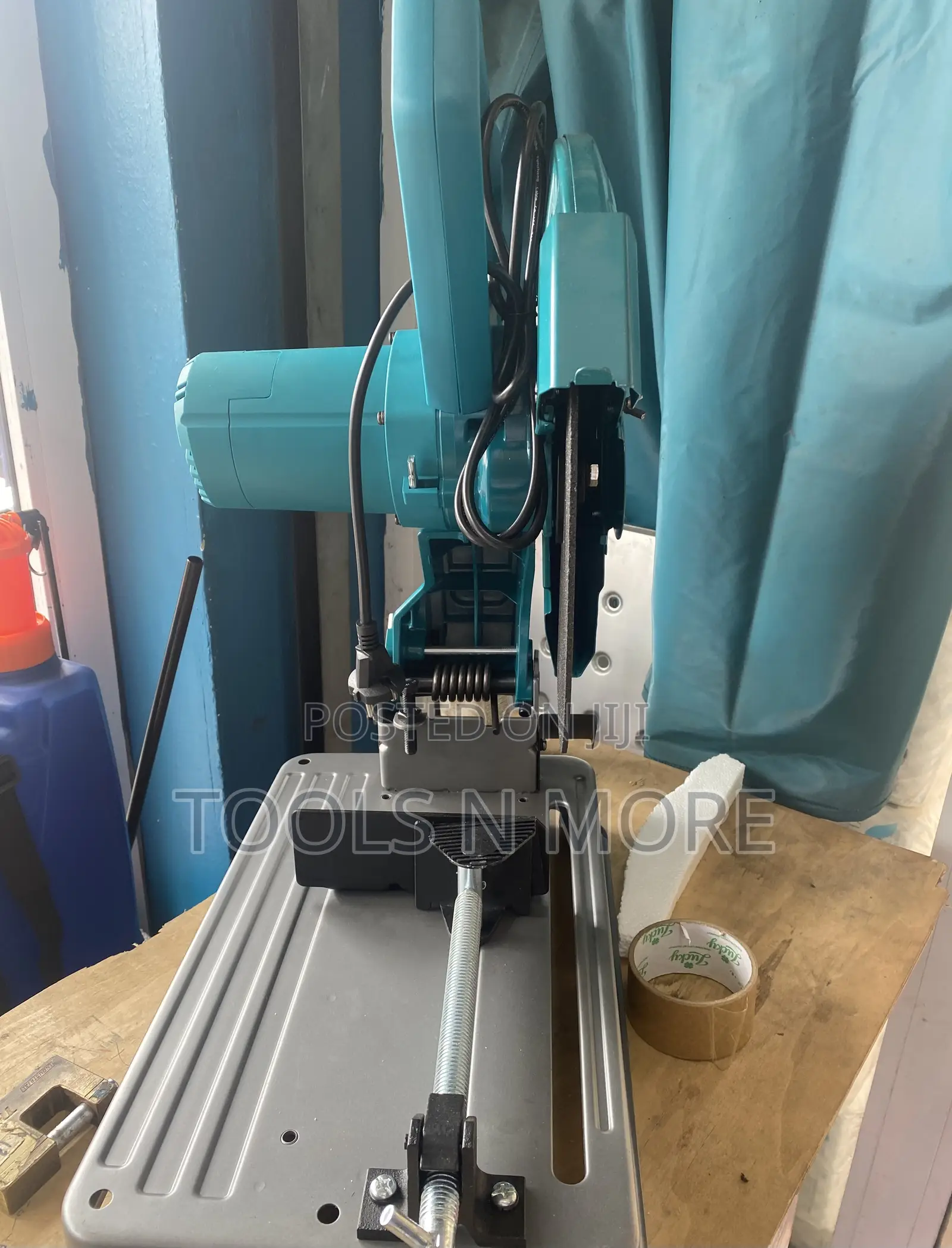 Total Cut Off Saw 2200w