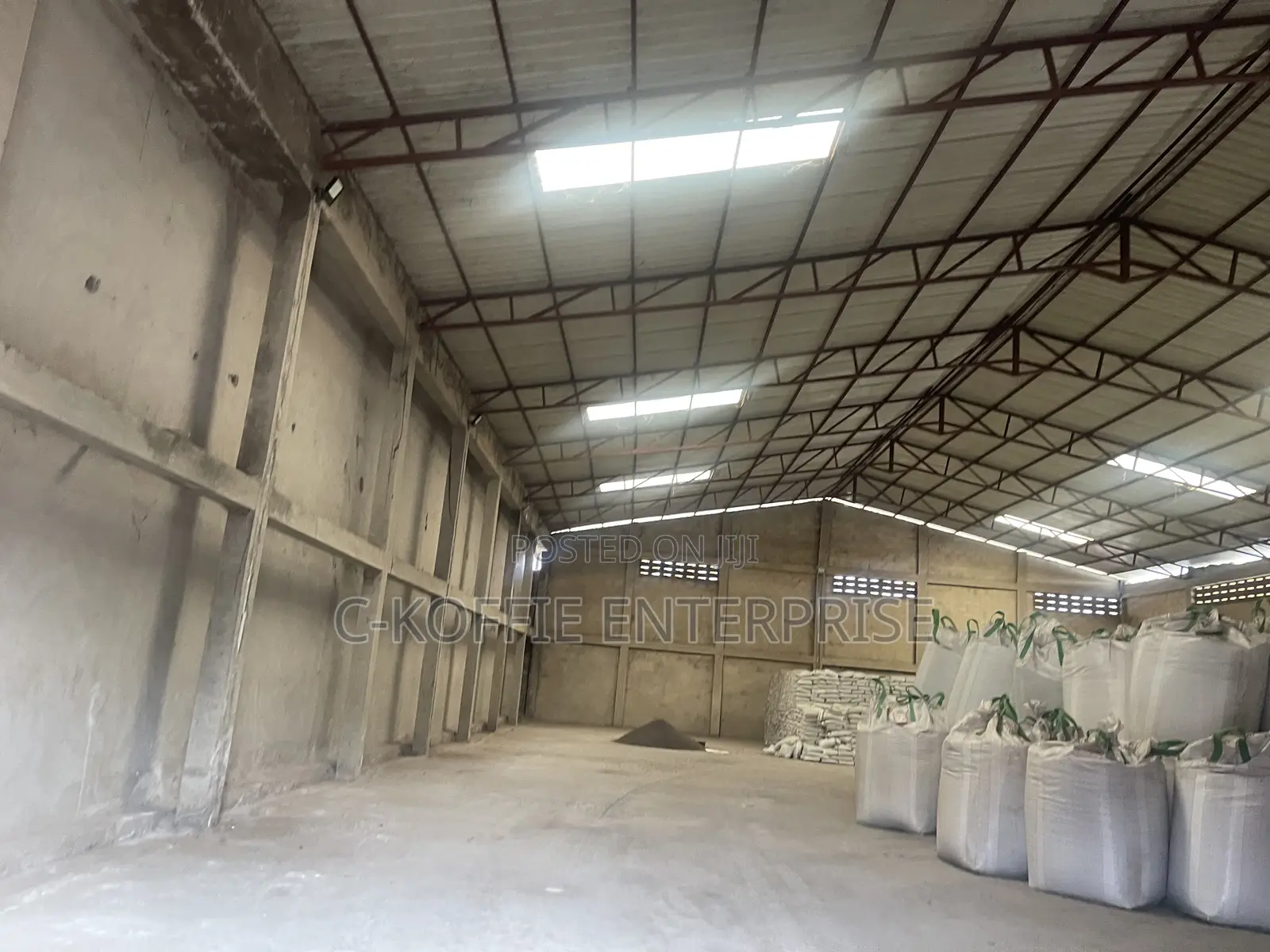 750 SQM Warehouse at Tema Com 12 for Rent