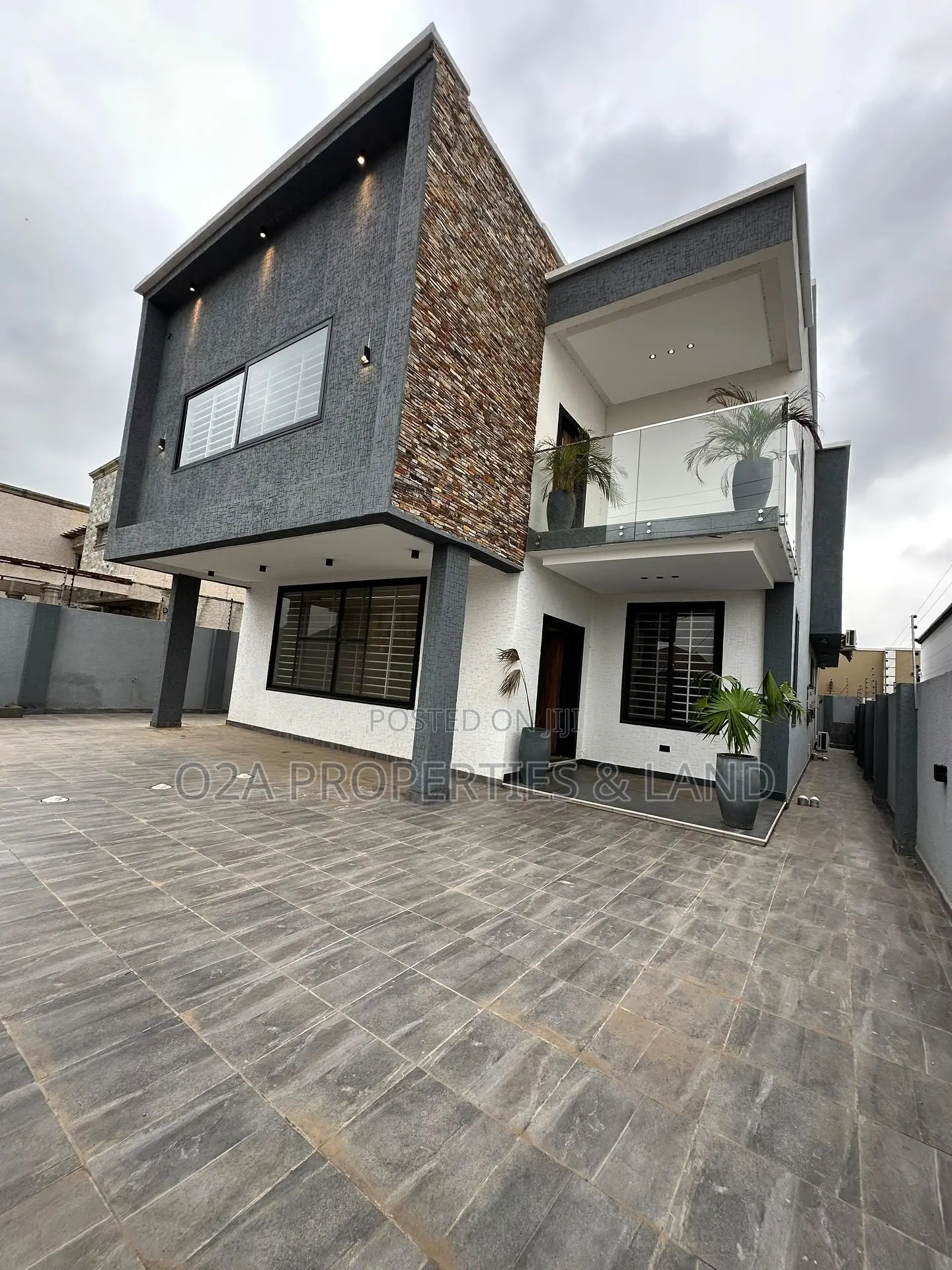 4bdrm House in Lakeside for sale