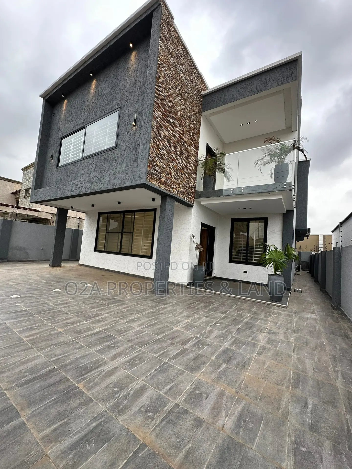 4bdrm House in Lakeside for sale
