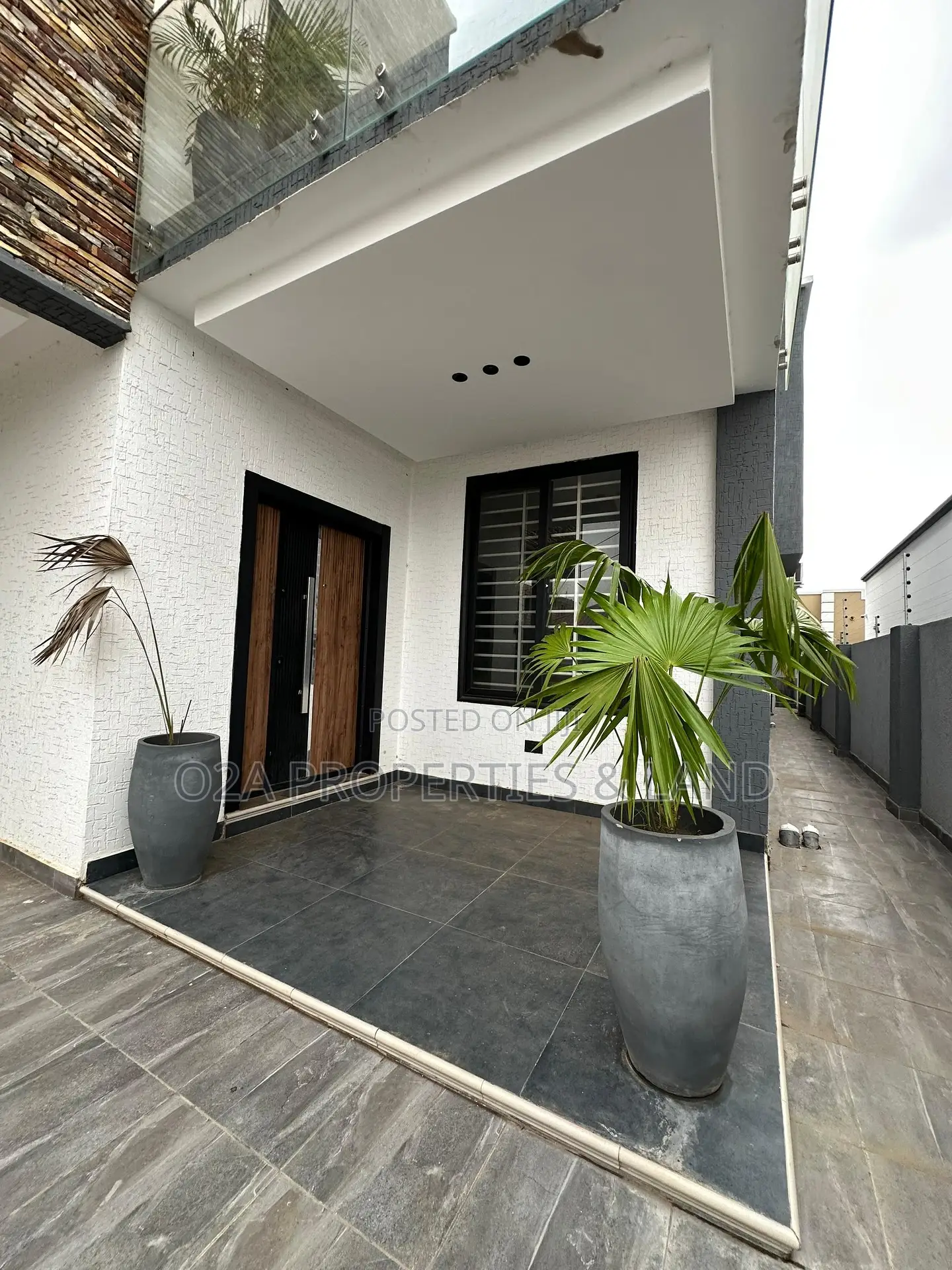 4bdrm House in Lakeside for sale