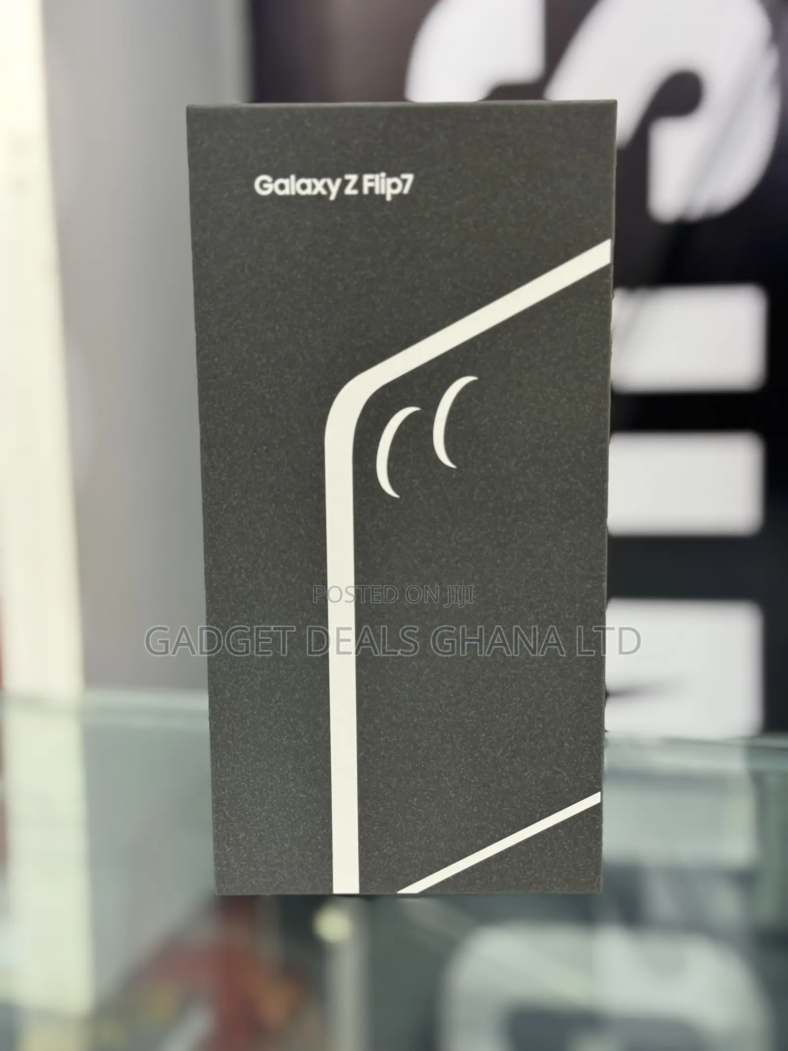 New Samsung Galaxy Z Flip7 256 GB Red
