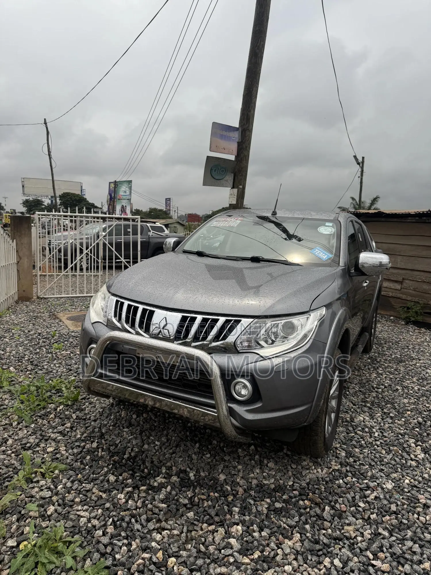 Mitsubishi L200 Double Cab 2.4 181hp 4WD 2016 Gray
