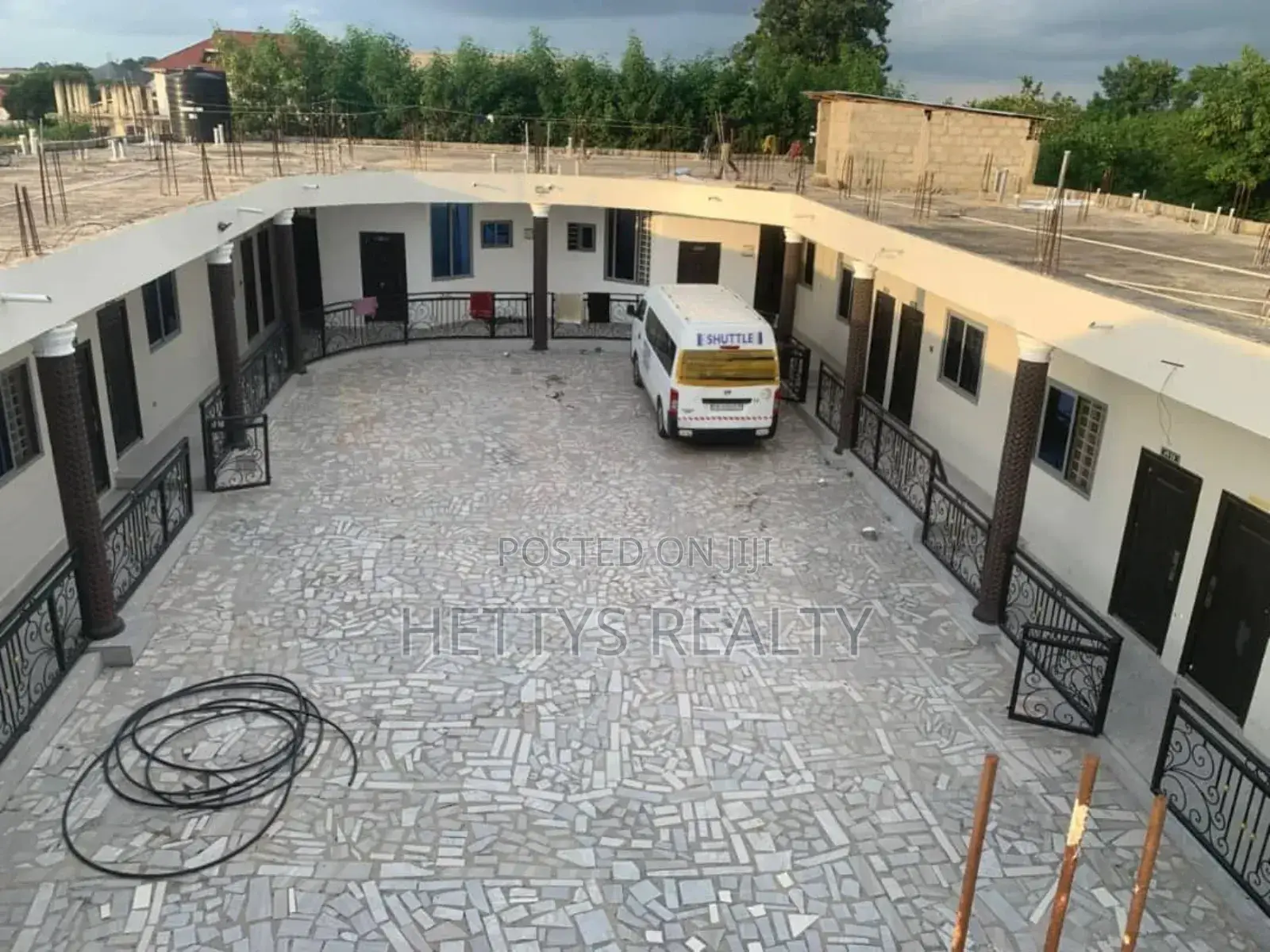 20bdrm Apartment in Kumasi Metropolitan for sale