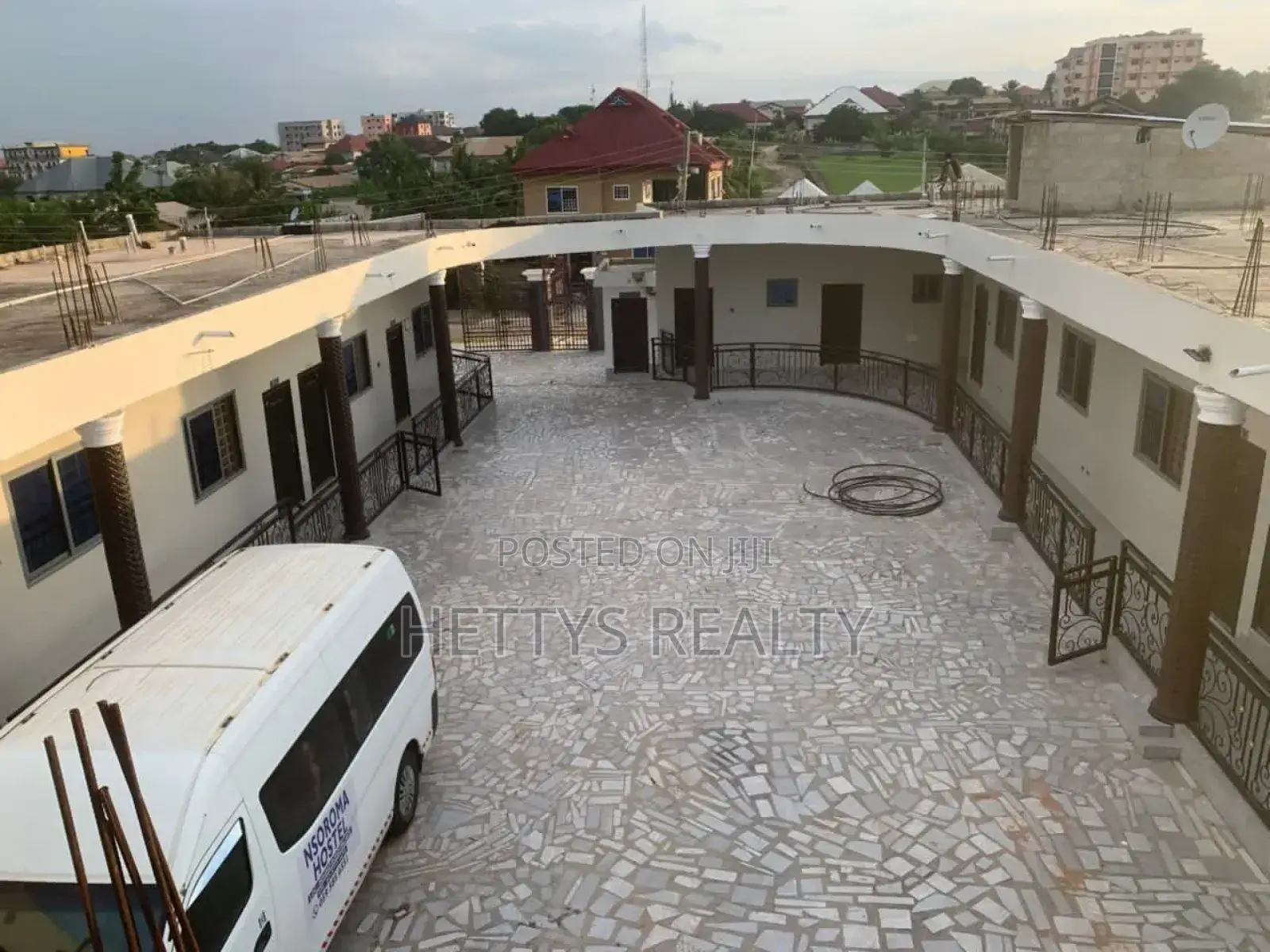 20bdrm Apartment in Kumasi Metropolitan for sale