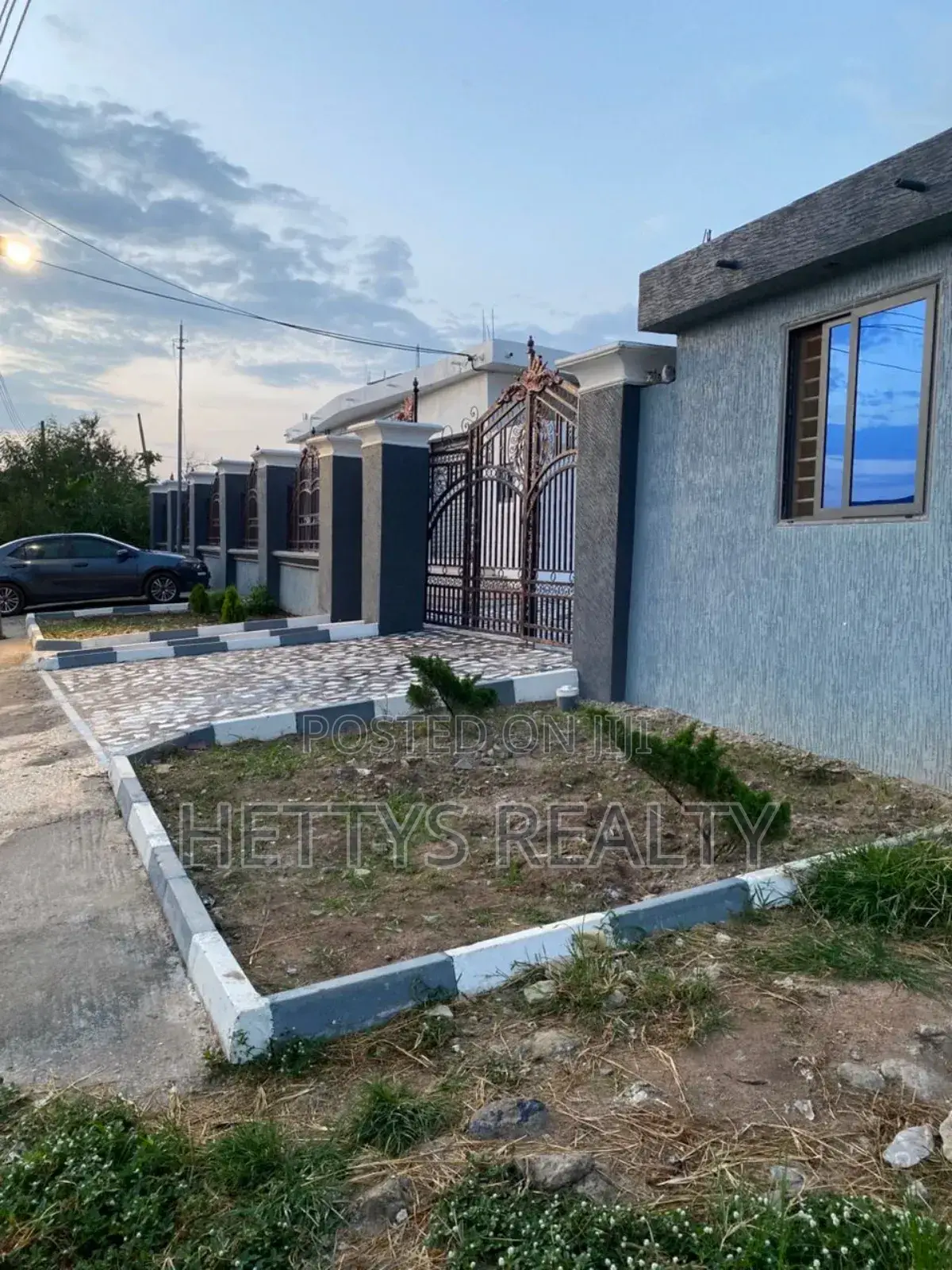 20bdrm Apartment in Kumasi Metropolitan for sale